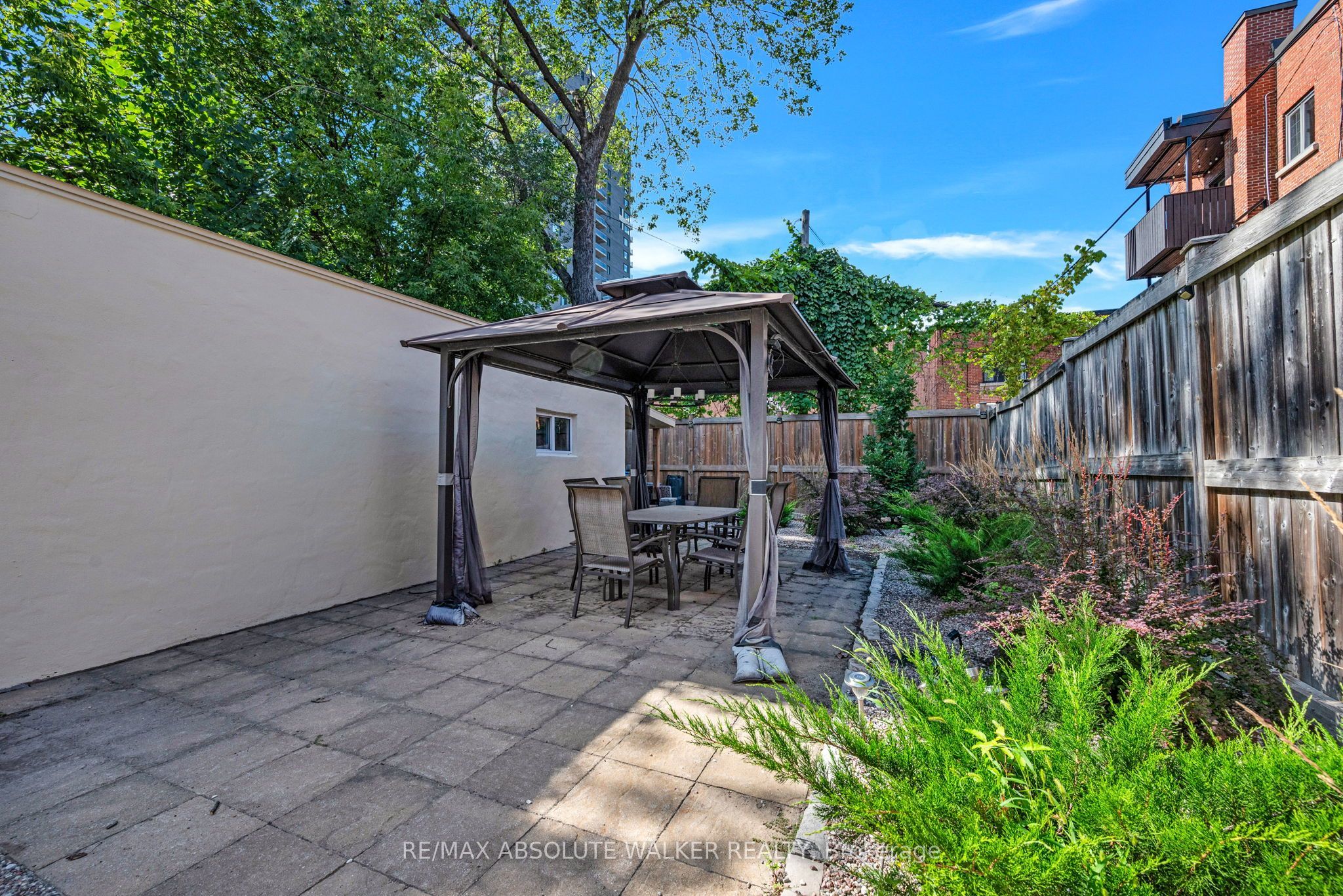 425 Besserer Street Property Photo 36