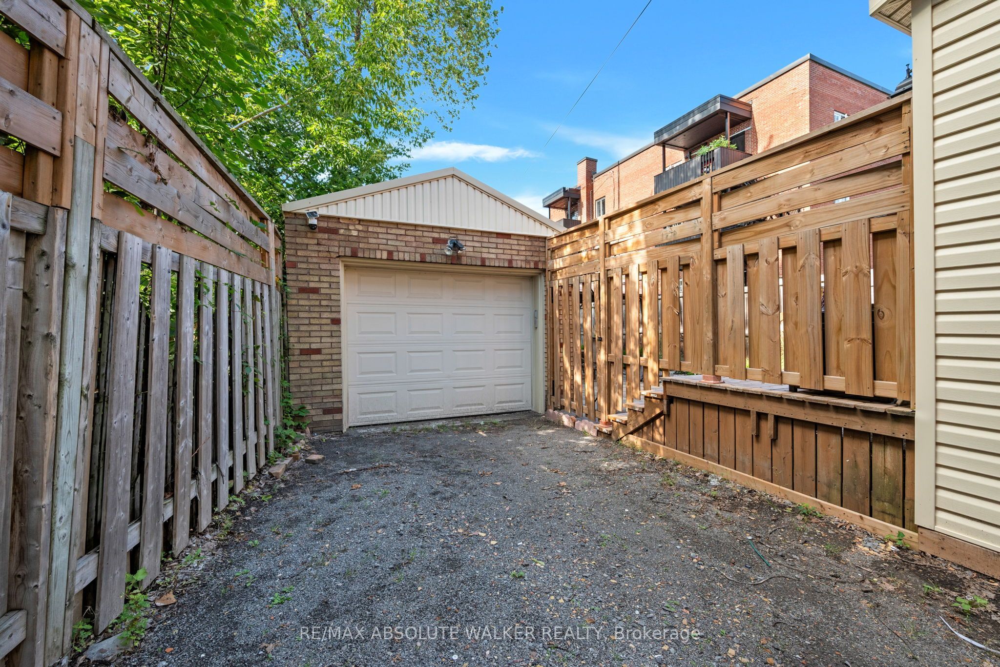 425 Besserer Street Property Photo 38