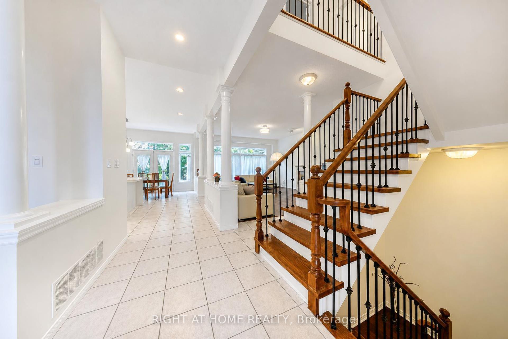 27 Thoroughbred Boulevard Property Photo 4