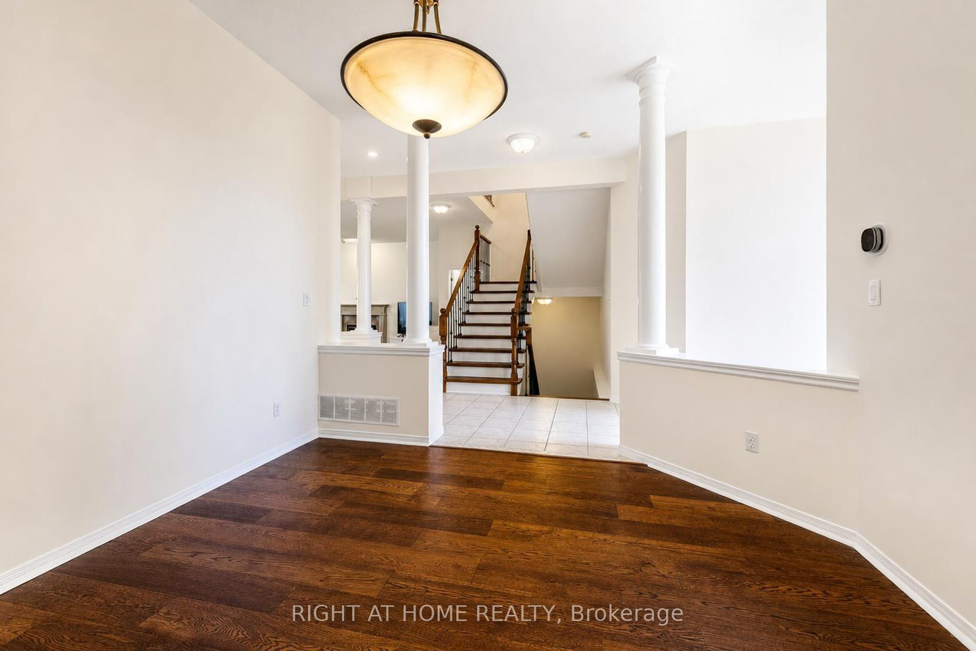 27 Thoroughbred Boulevard Property Photo 6