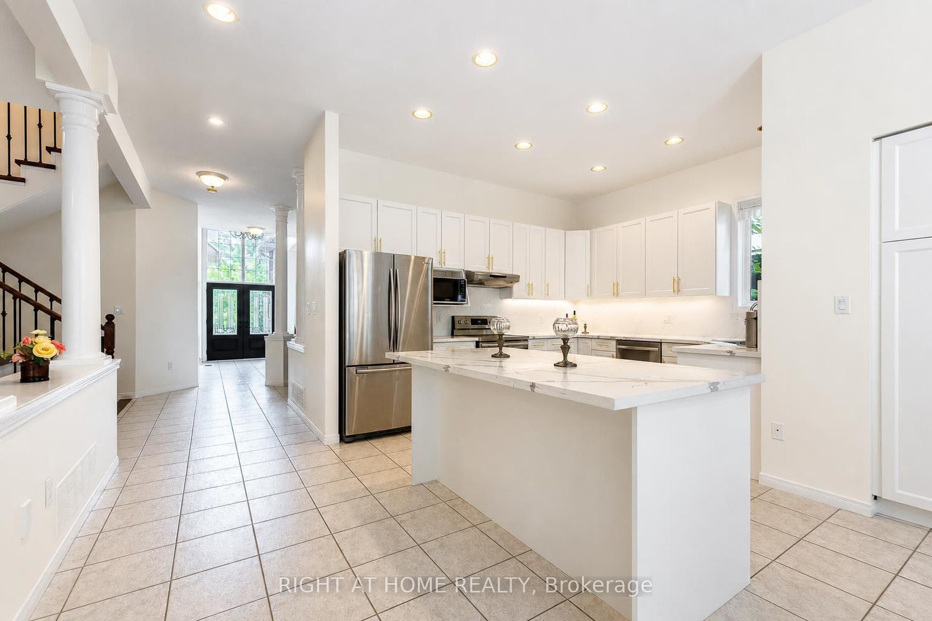 27 Thoroughbred Boulevard Property Photo 10