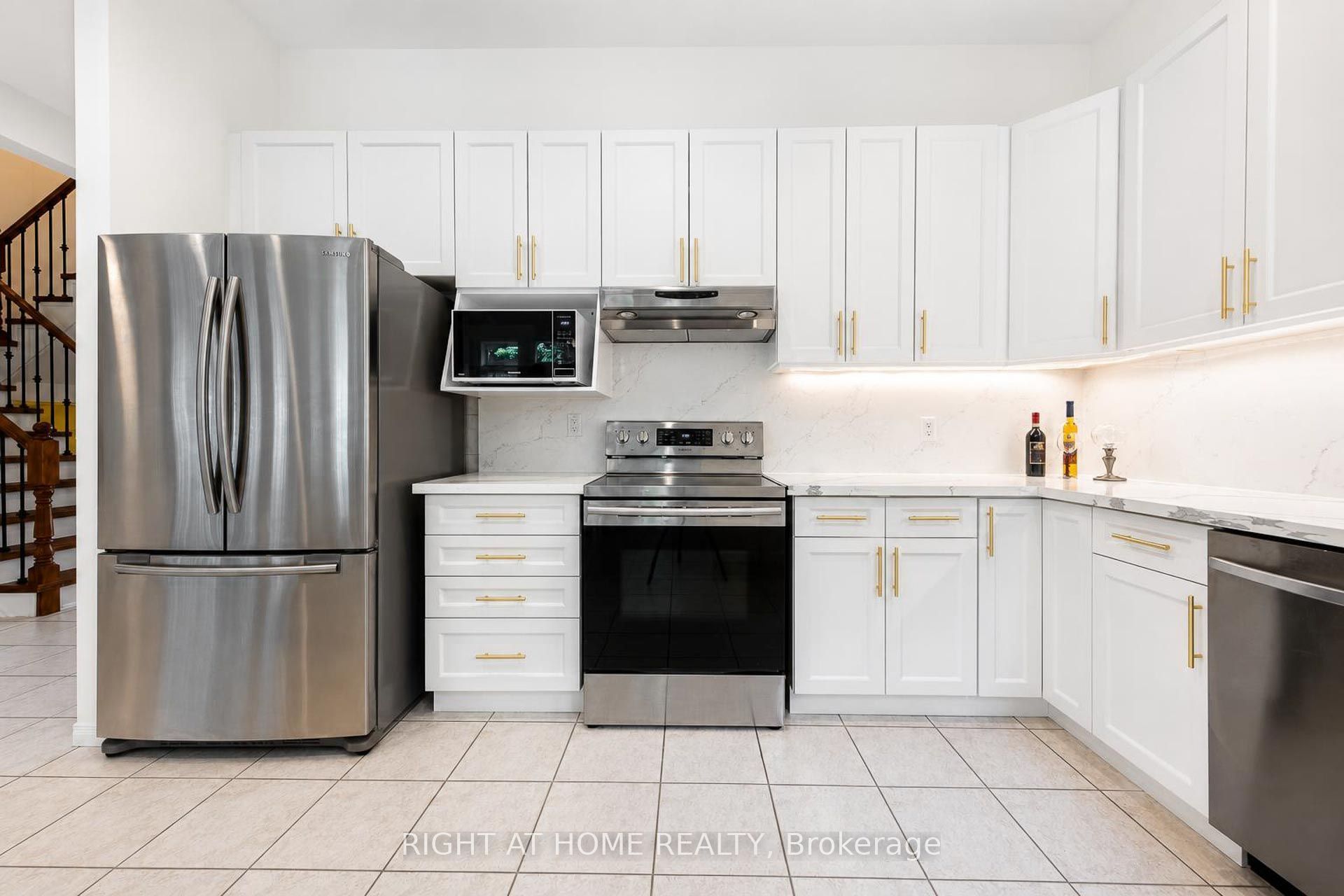 27 Thoroughbred Boulevard Property Photo 11