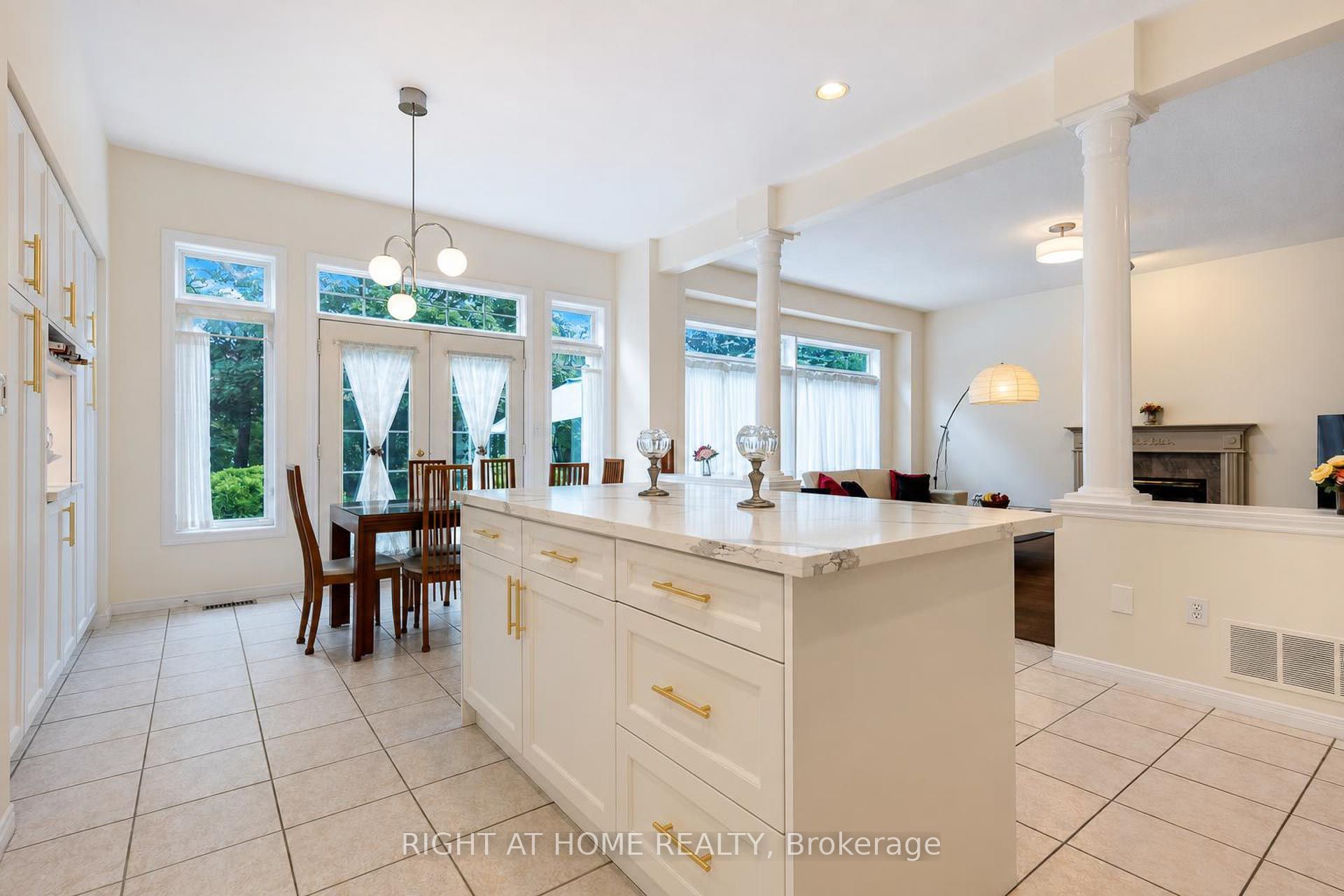 27 Thoroughbred Boulevard Property Photo 14