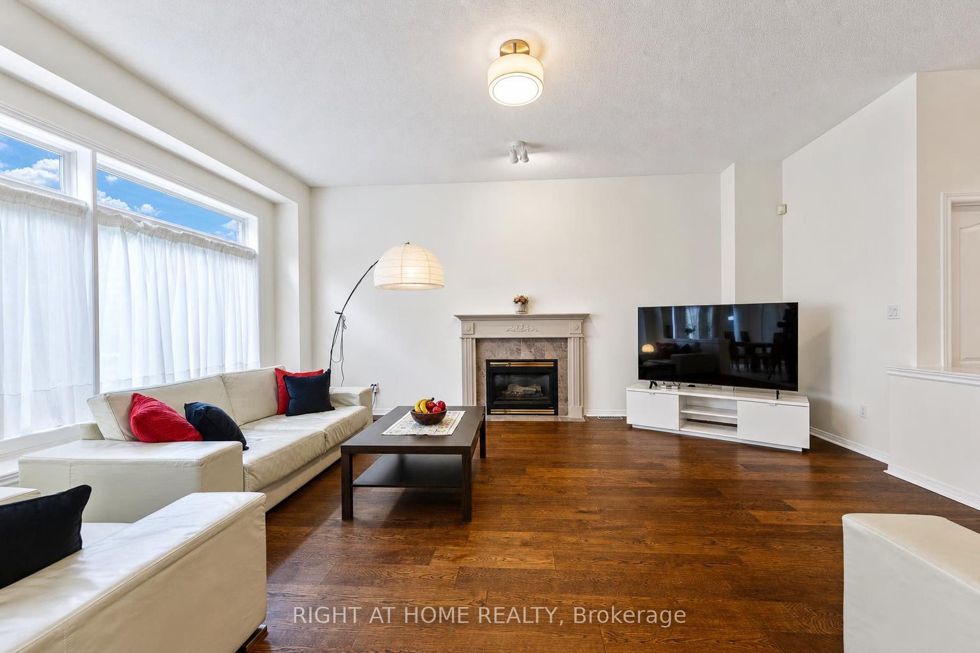 27 Thoroughbred Boulevard Property Photo 17