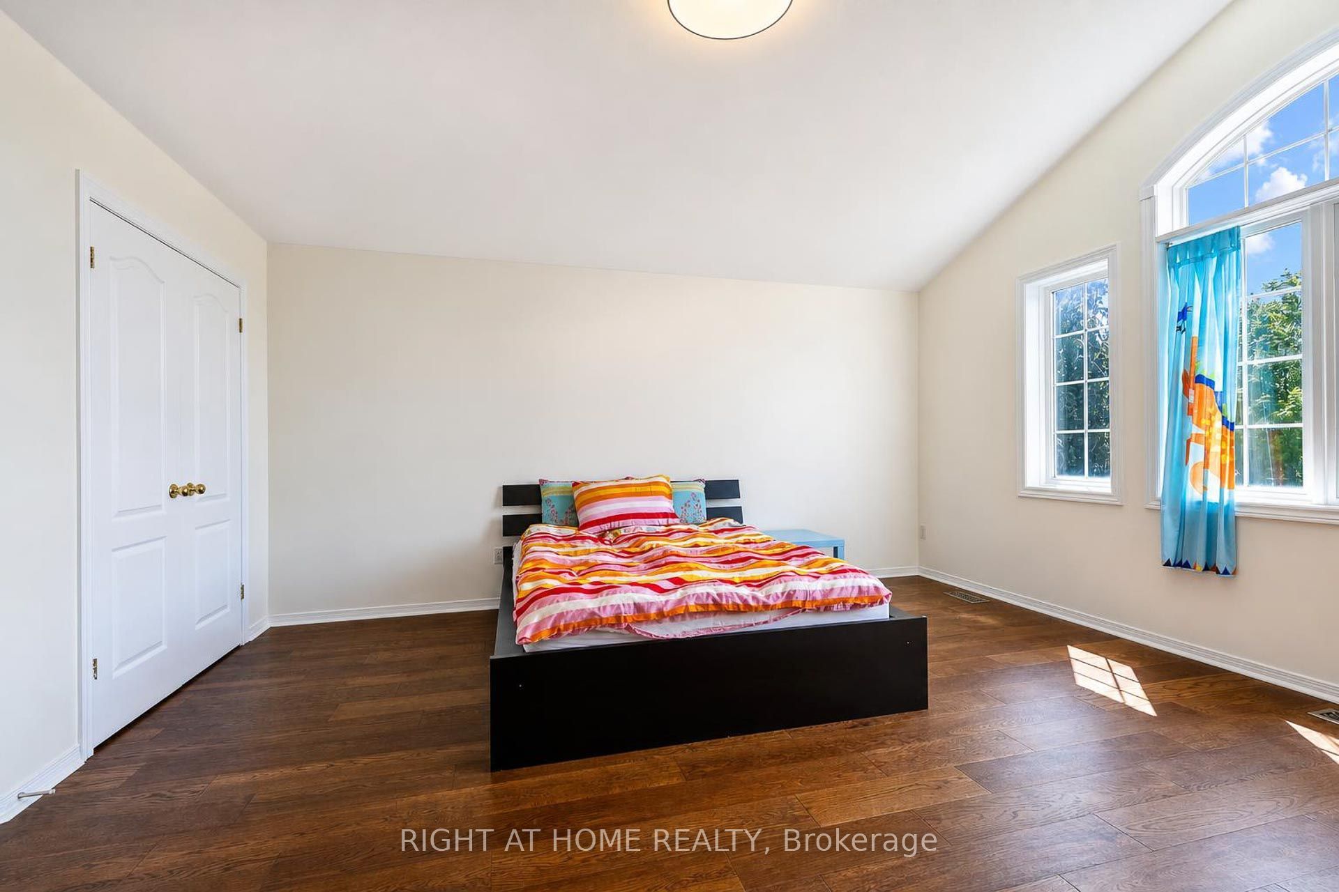 27 Thoroughbred Boulevard Property Photo 26