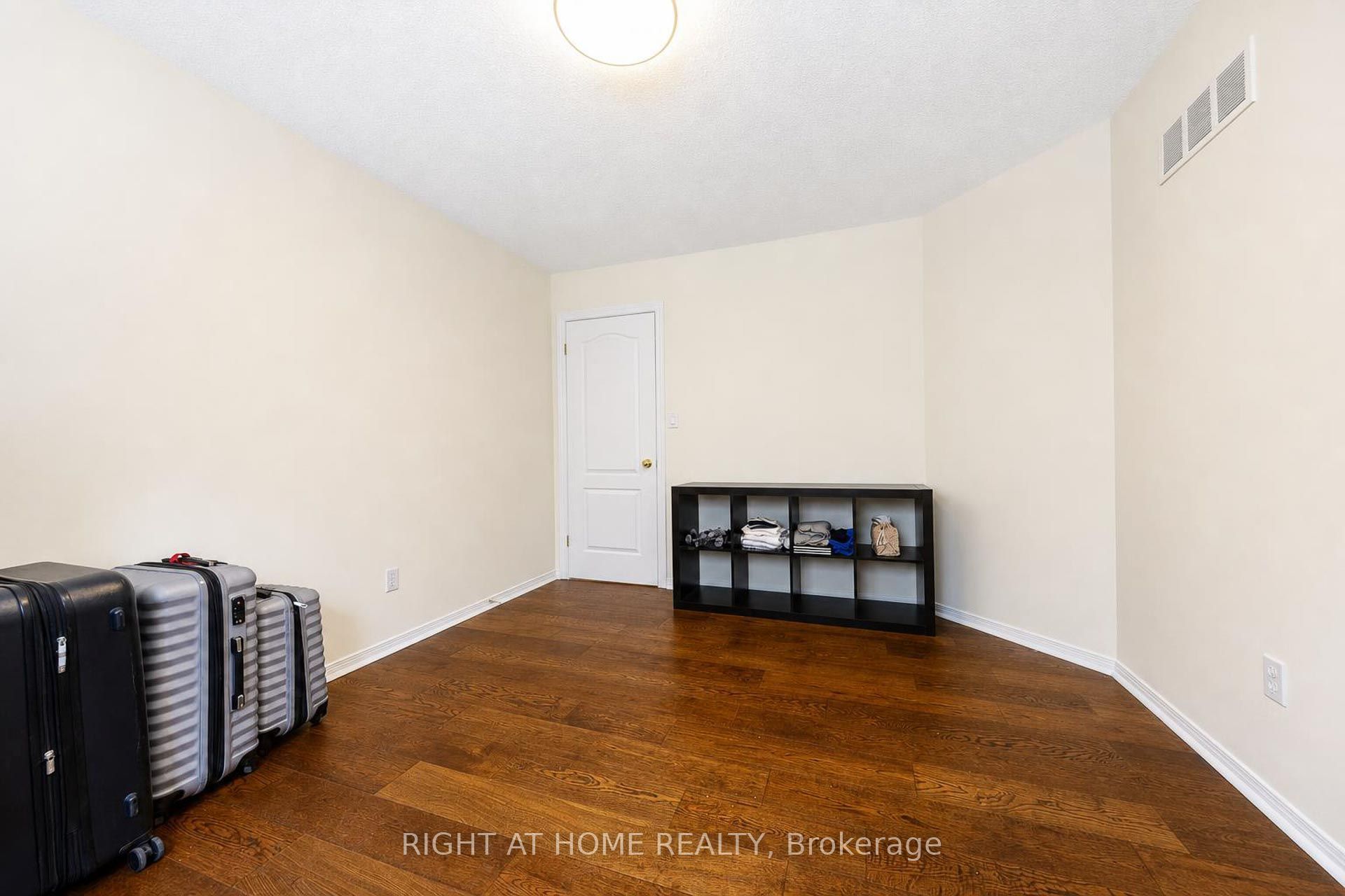 27 Thoroughbred Boulevard Property Photo 28