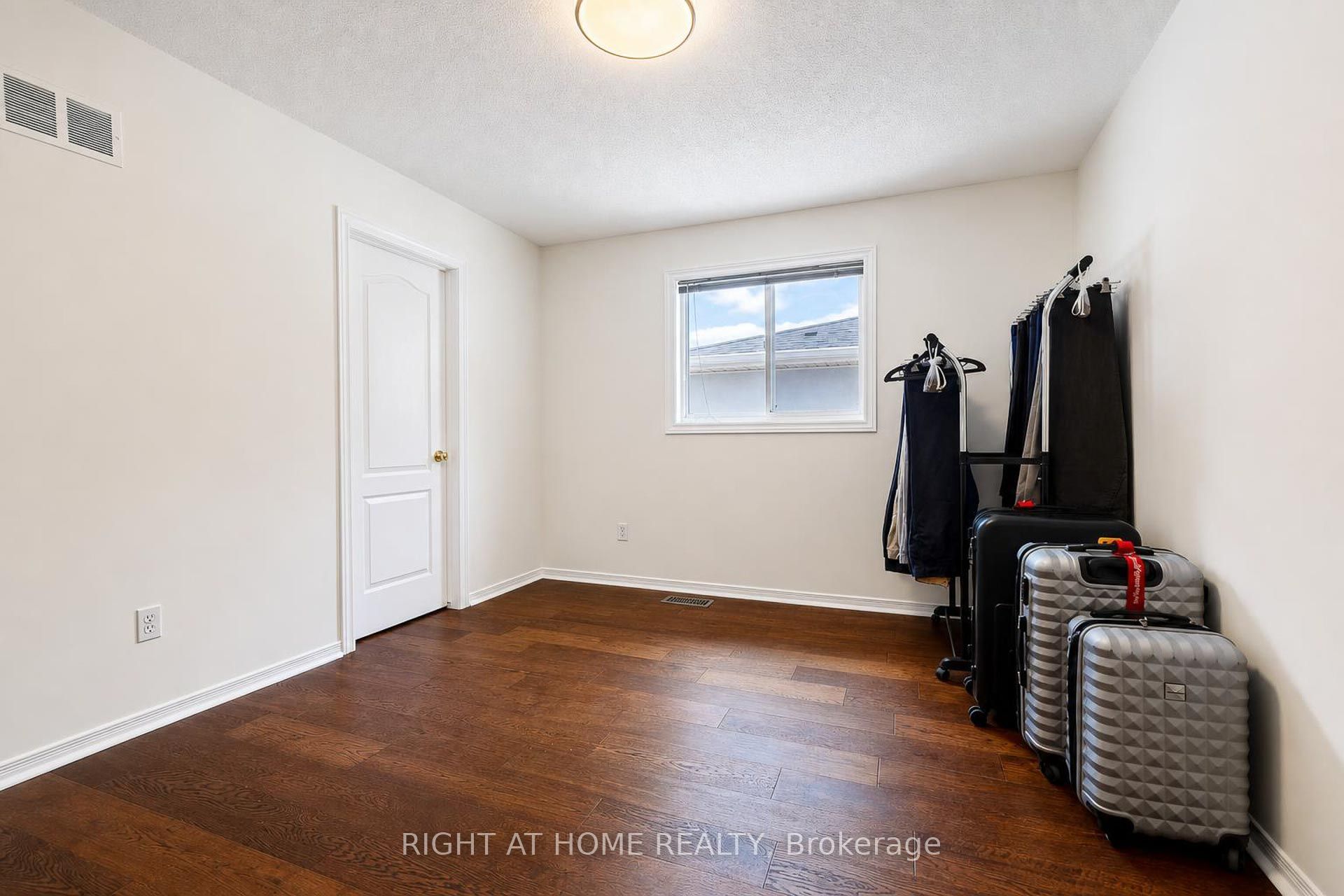 27 Thoroughbred Boulevard Property Photo 29
