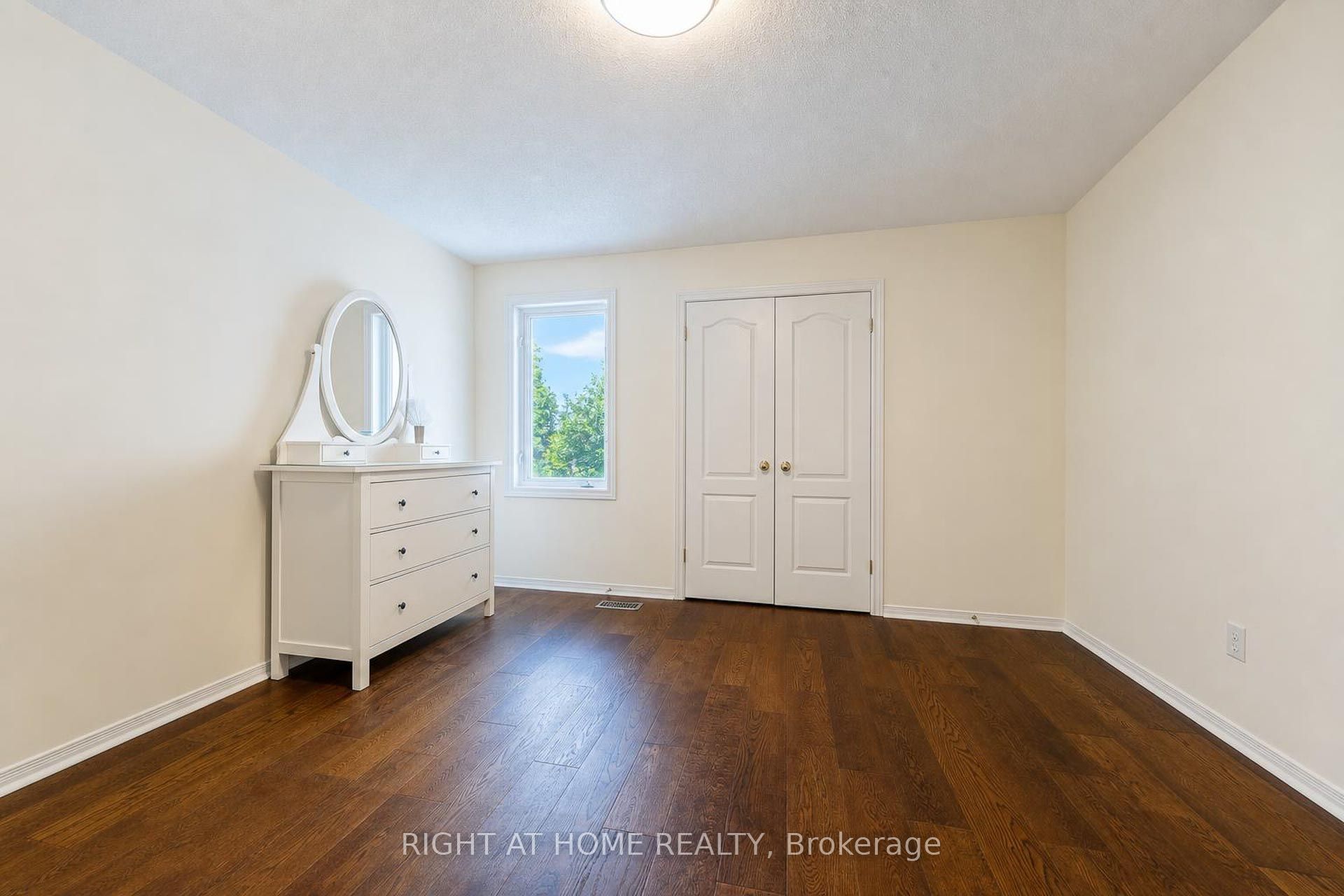 27 Thoroughbred Boulevard Property Photo 31