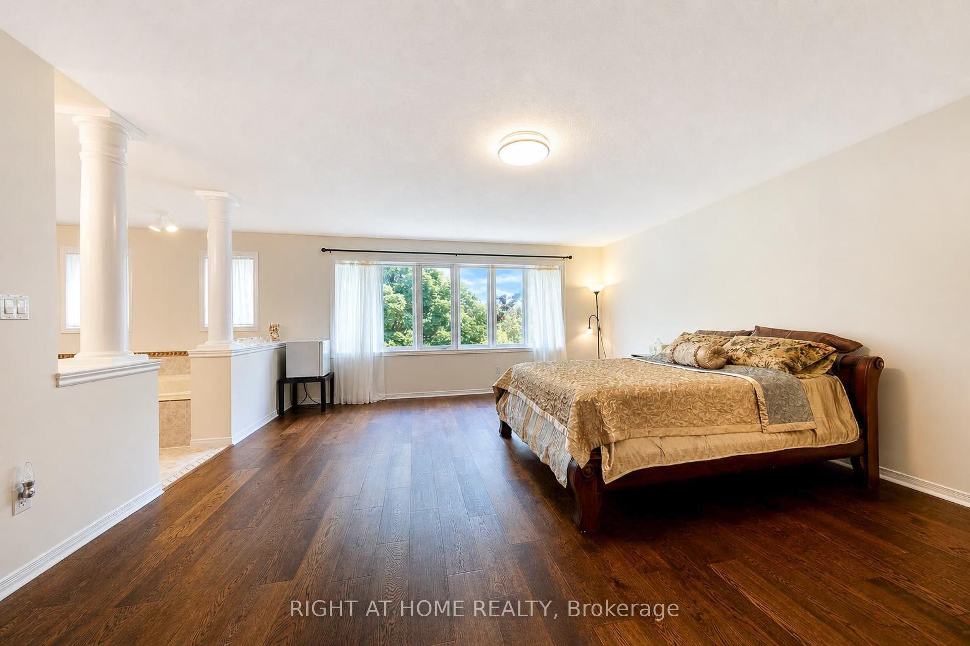 27 Thoroughbred Boulevard Property Photo 32