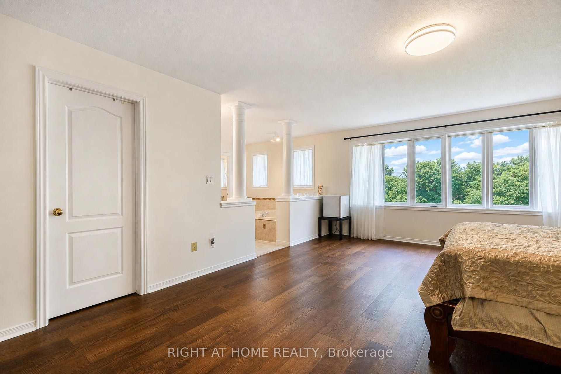 27 Thoroughbred Boulevard Property Photo 34