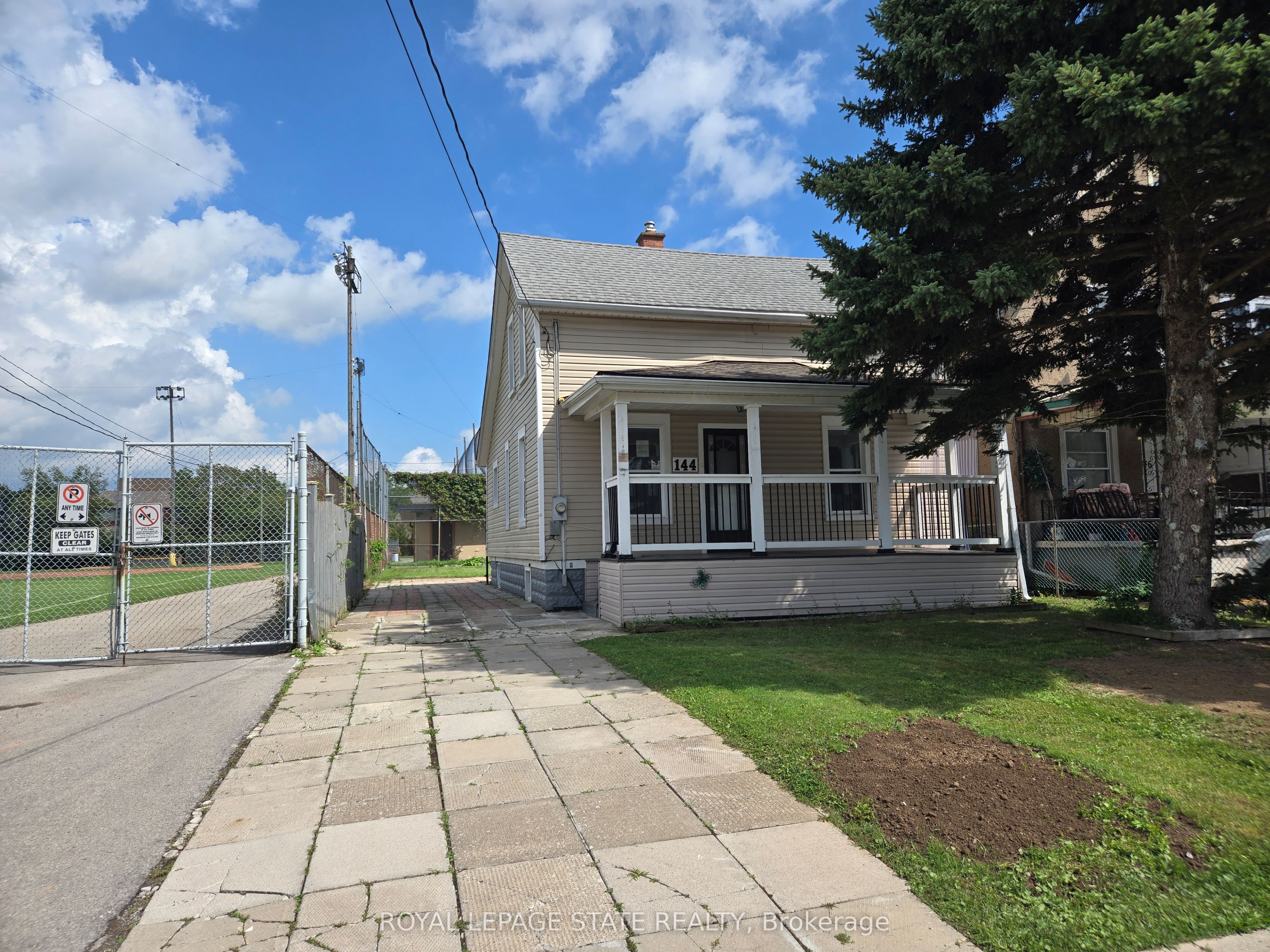 144 Burgar Street Property Photo 1
