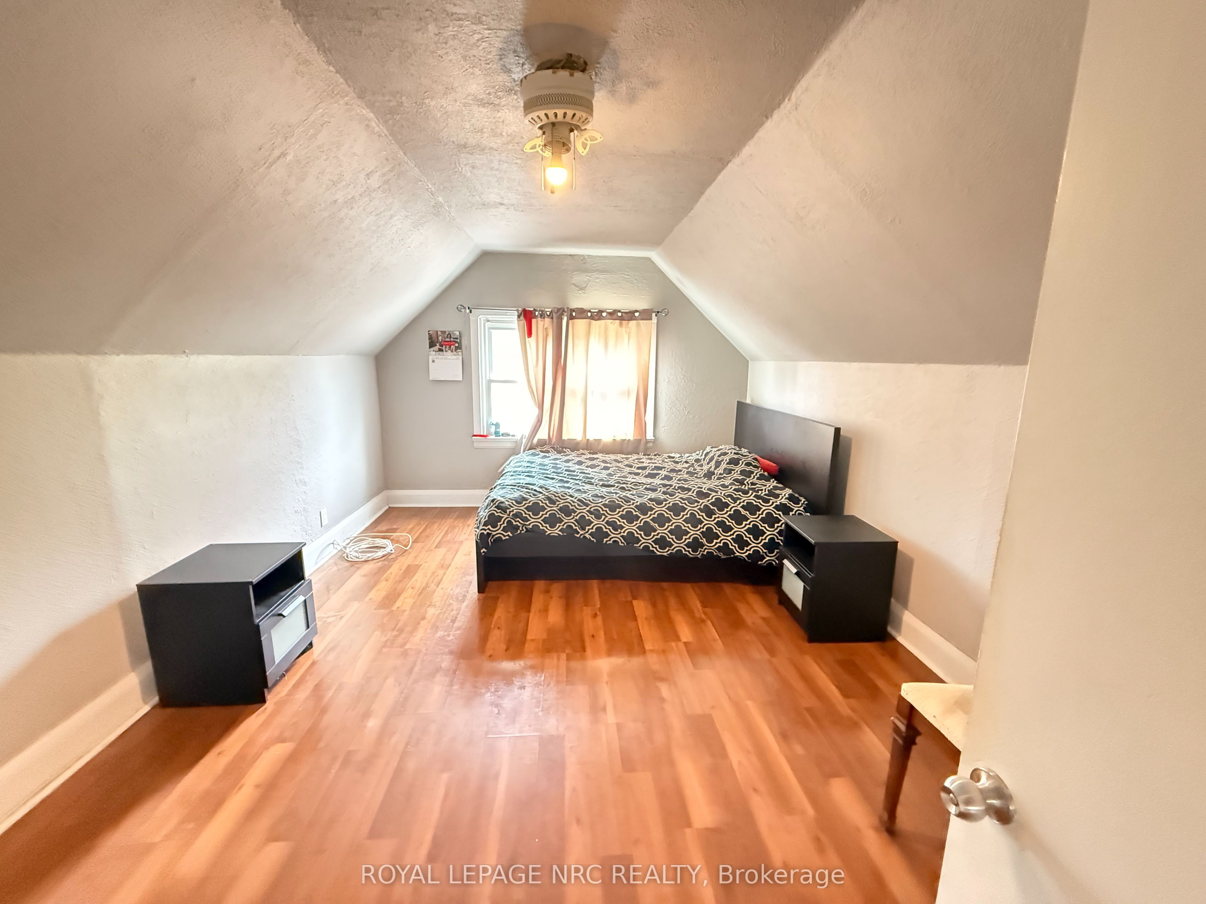 5583 Byng Avenue Property Photo 6