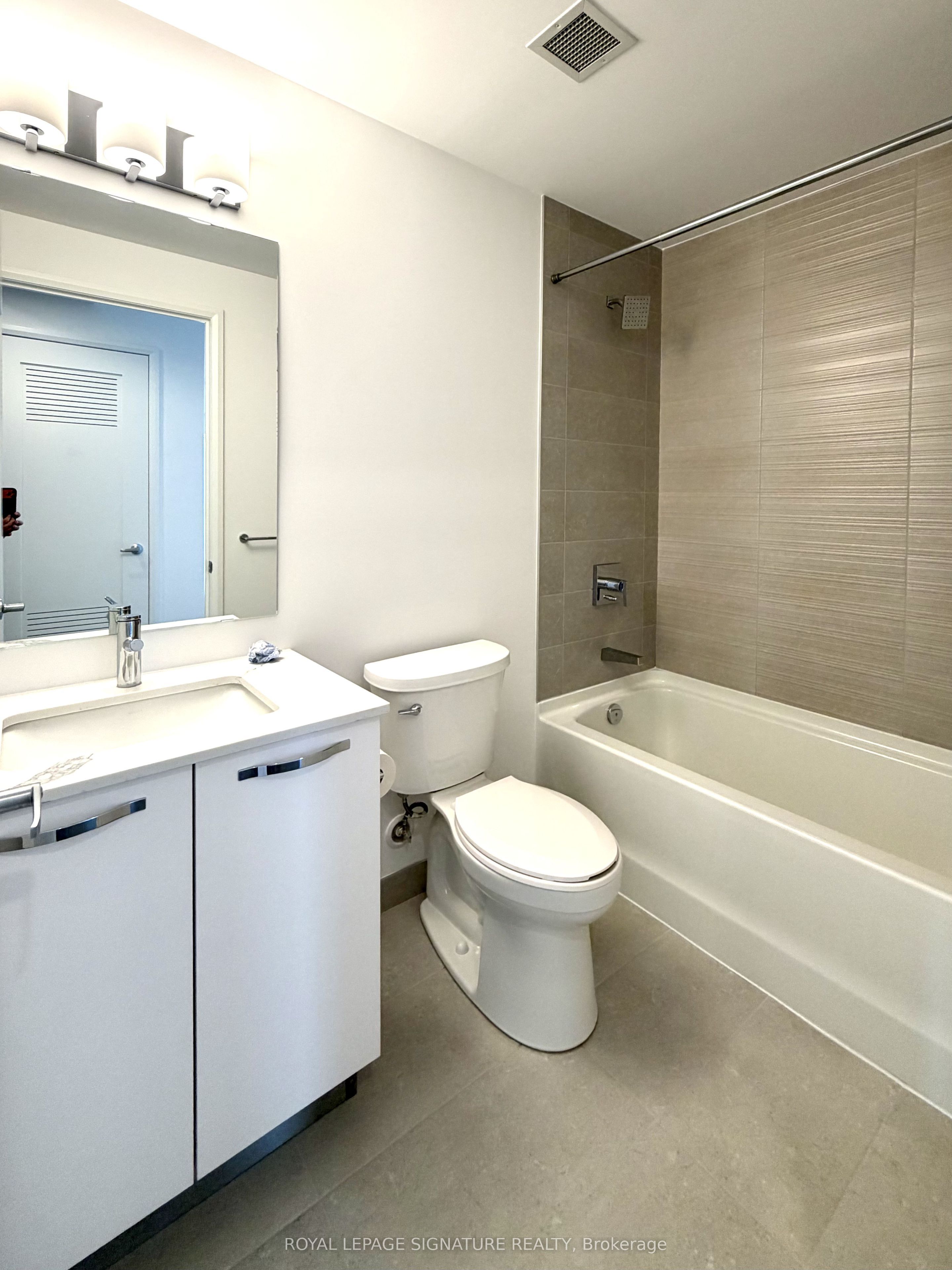 75 James Street 1414 Property Photo 3