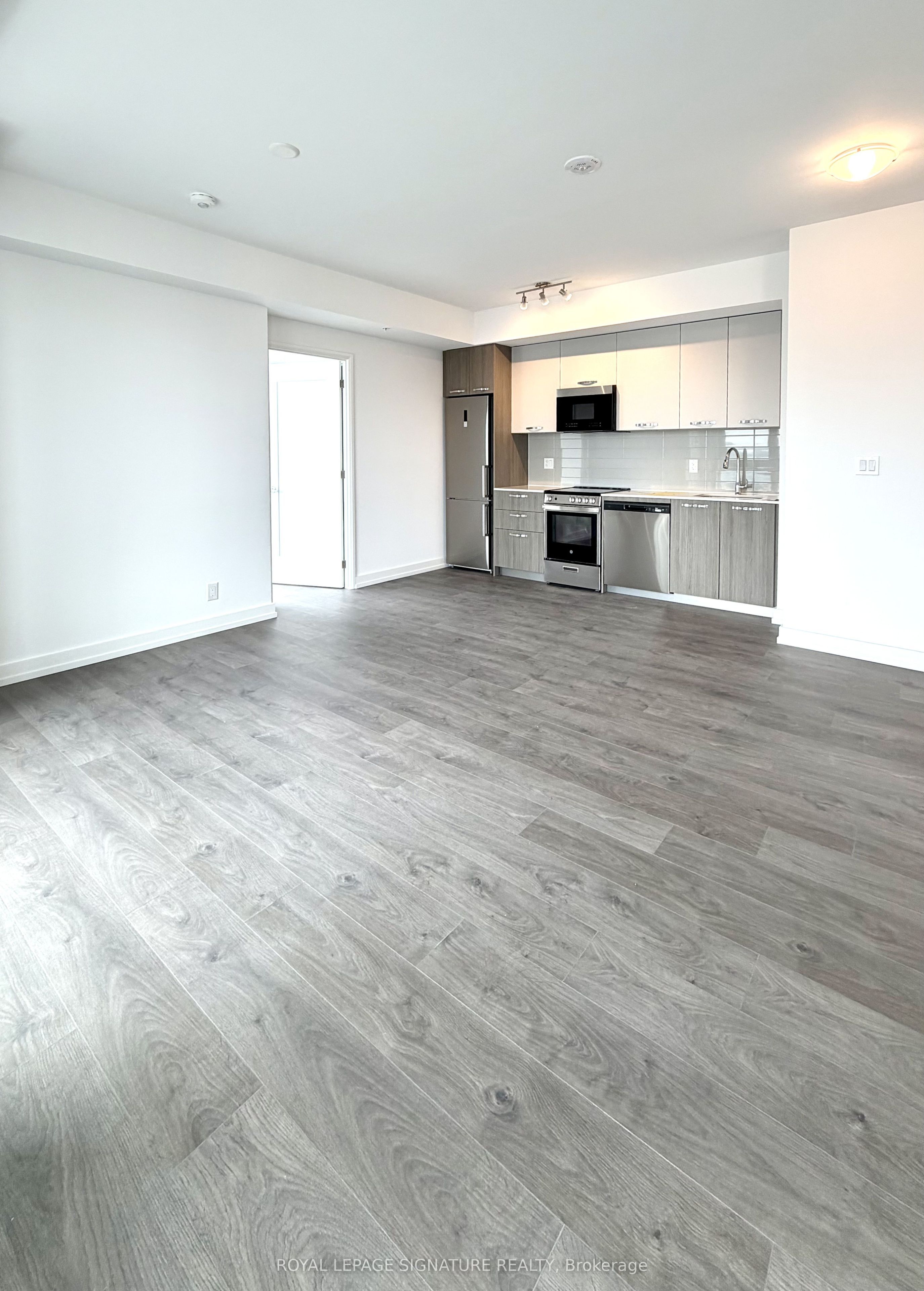 75 James Street 1414 Property Photo 6