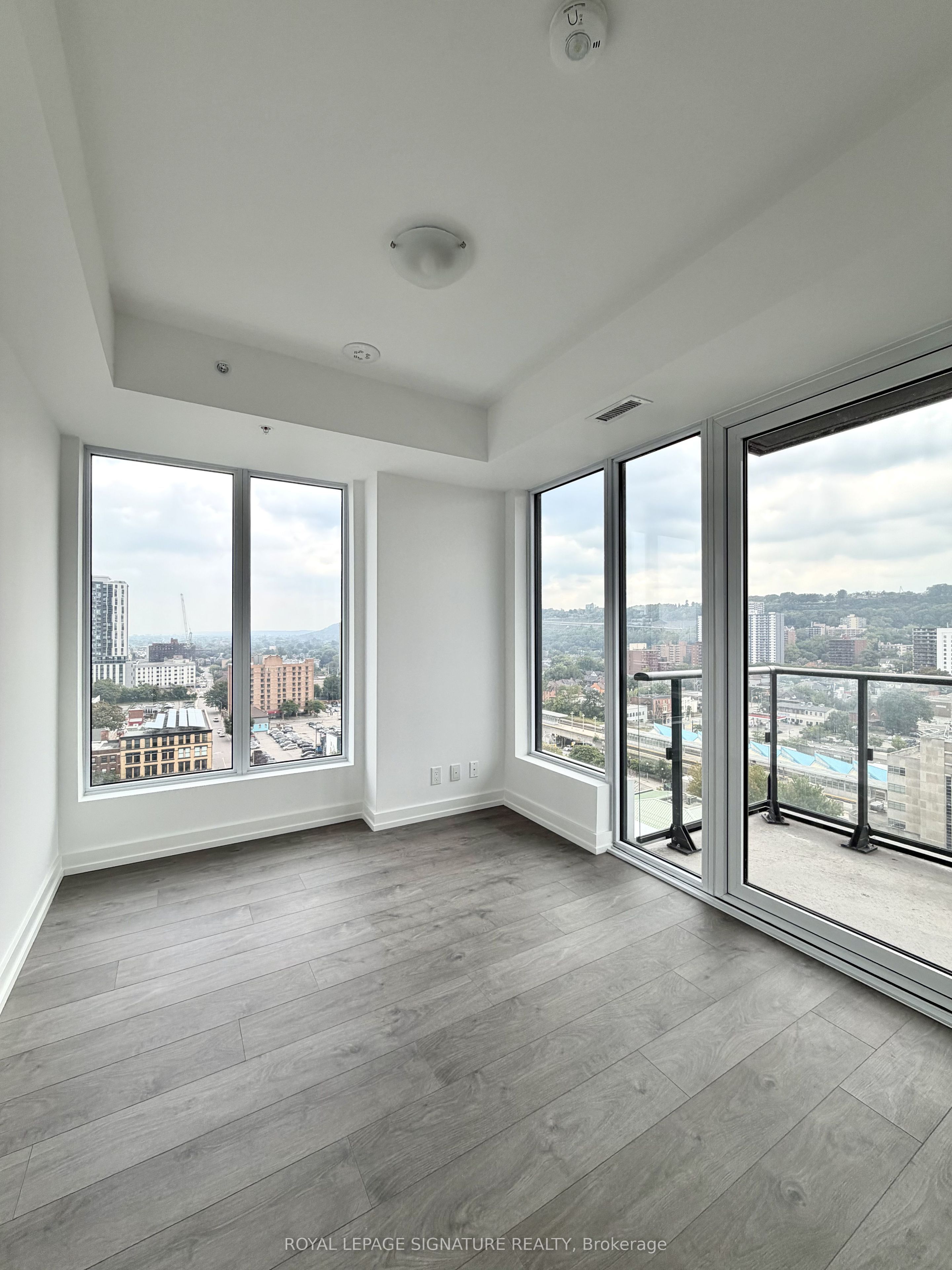 75 James Street 1414 Property Photo 10