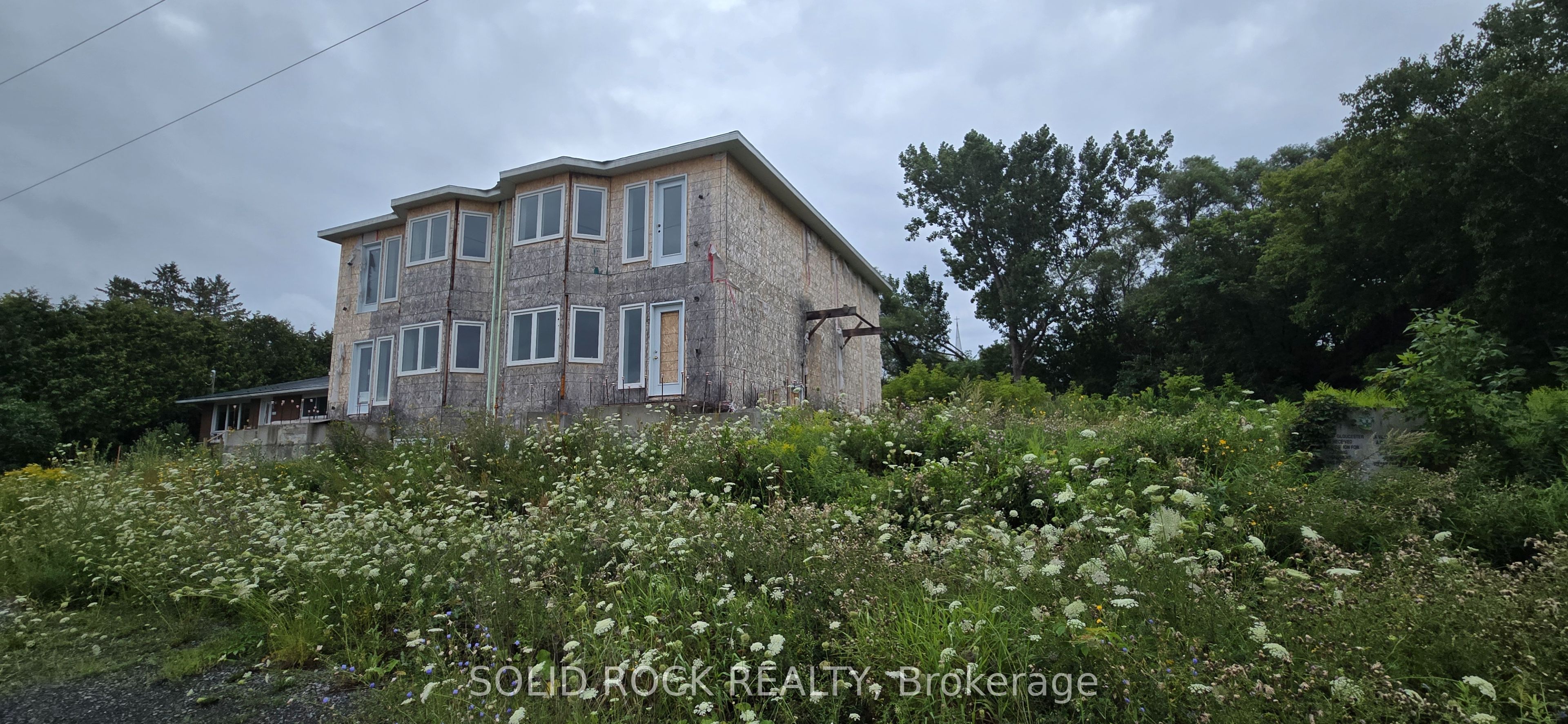 6758 Rocque Street Property Photo 2