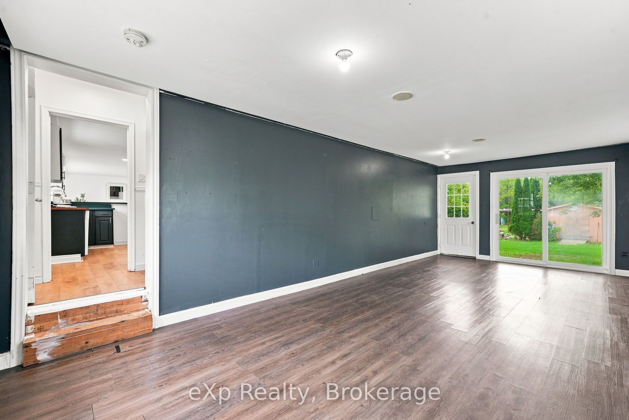 16 Robertson Street Property Photo 19