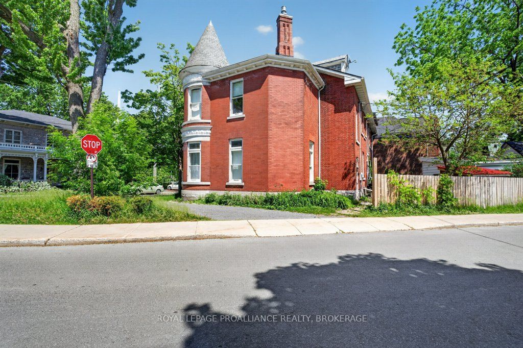 162 Earl Street