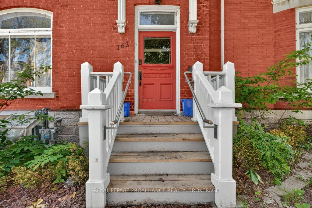 162 Earl Street Property Photo 2