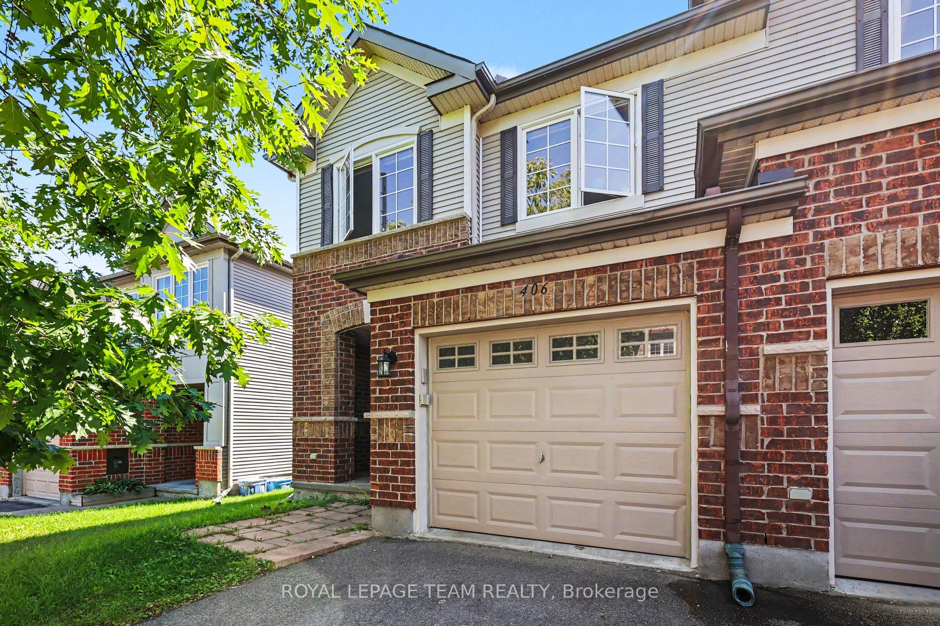406 Heathrow Private Property Photo 1
