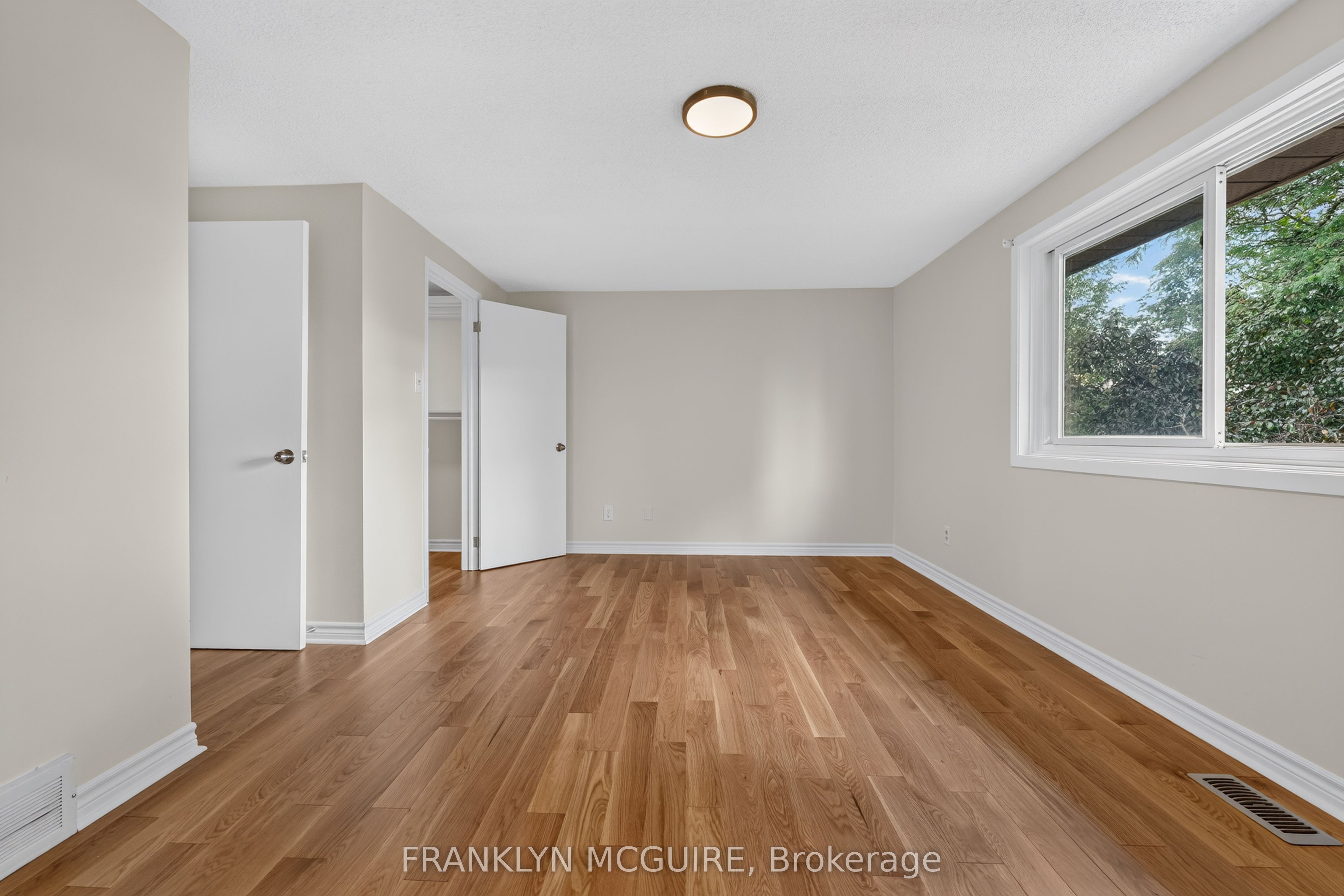 115 W Castlefrank Road W Property Photo 16