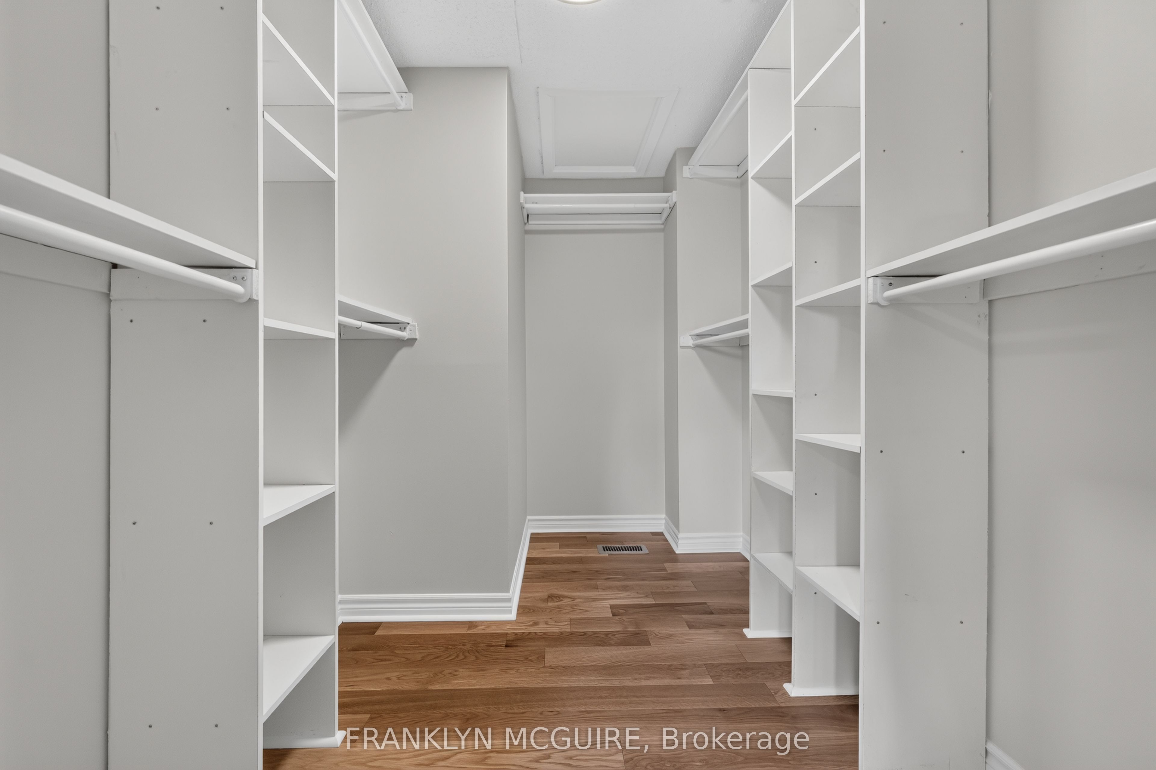 115 W Castlefrank Road W Property Photo 17