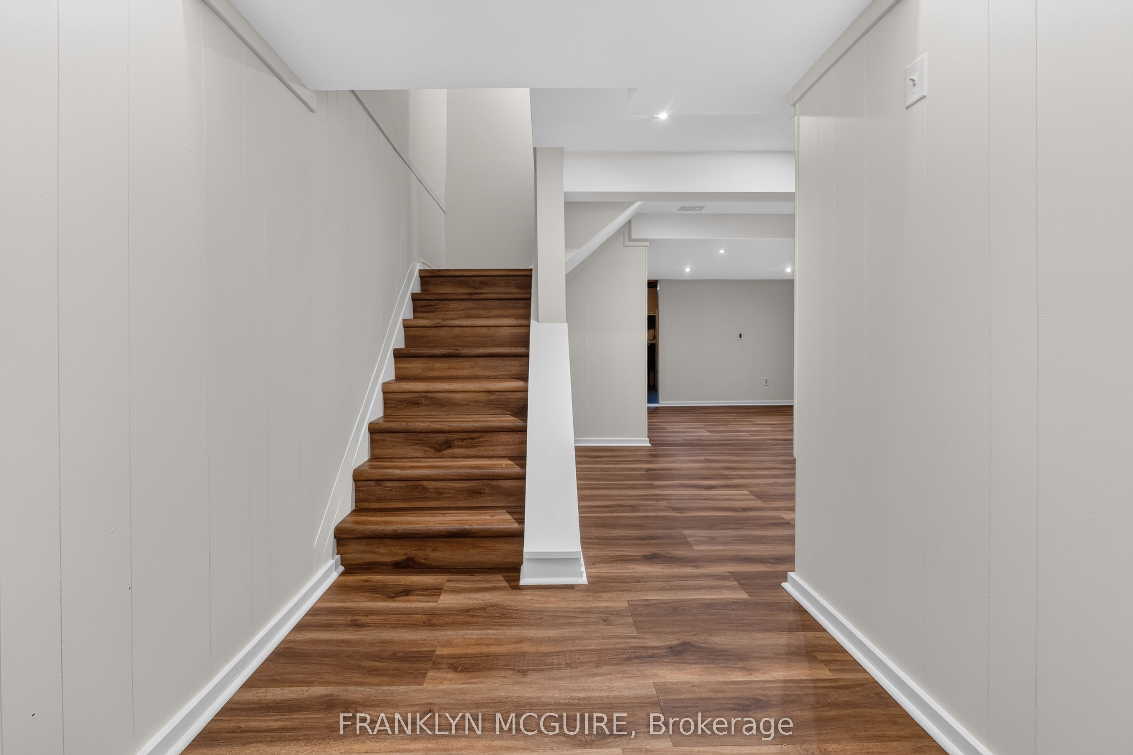 115 W Castlefrank Road W Property Photo 24