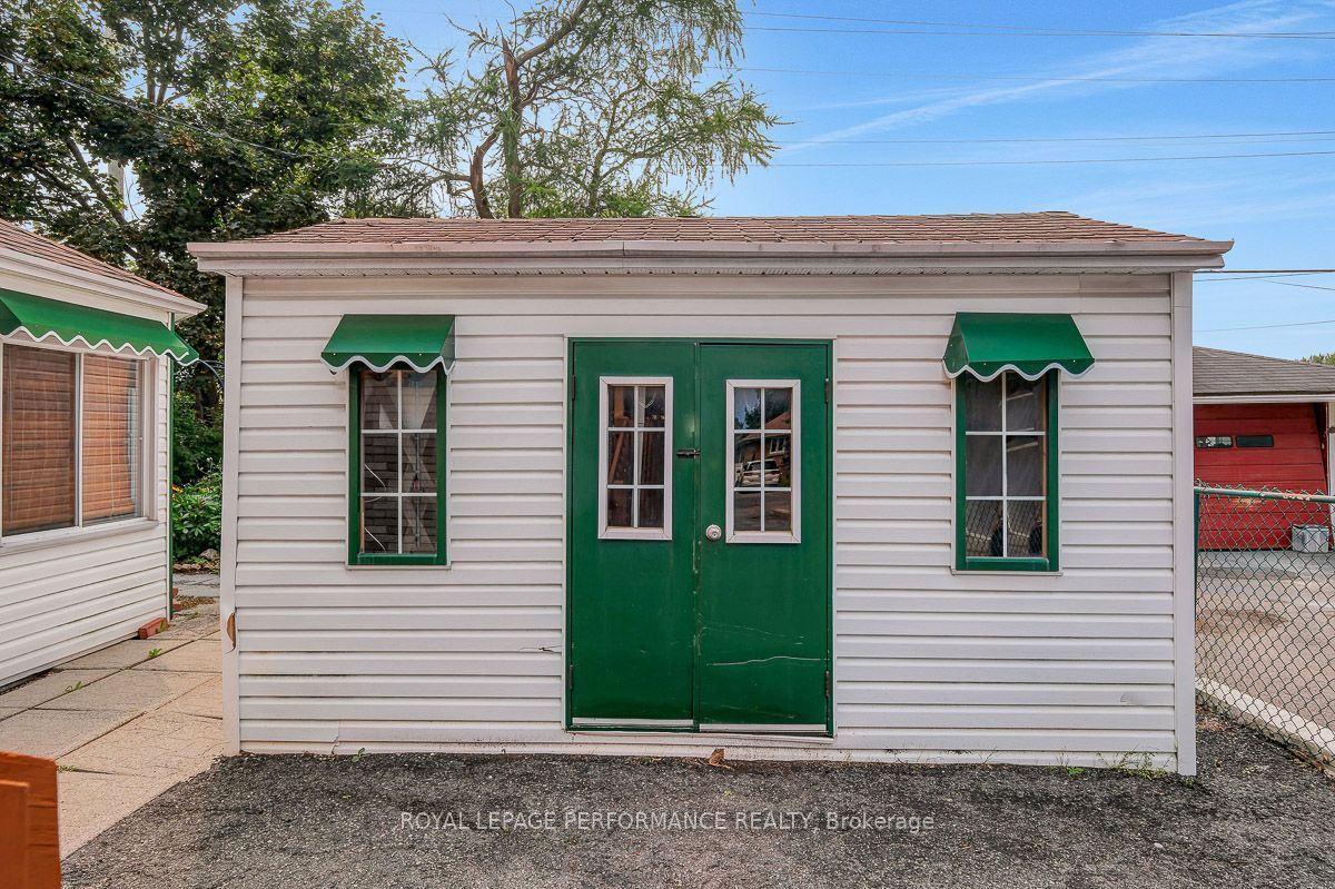 550 Wolffdale Crescent Property Photo 39