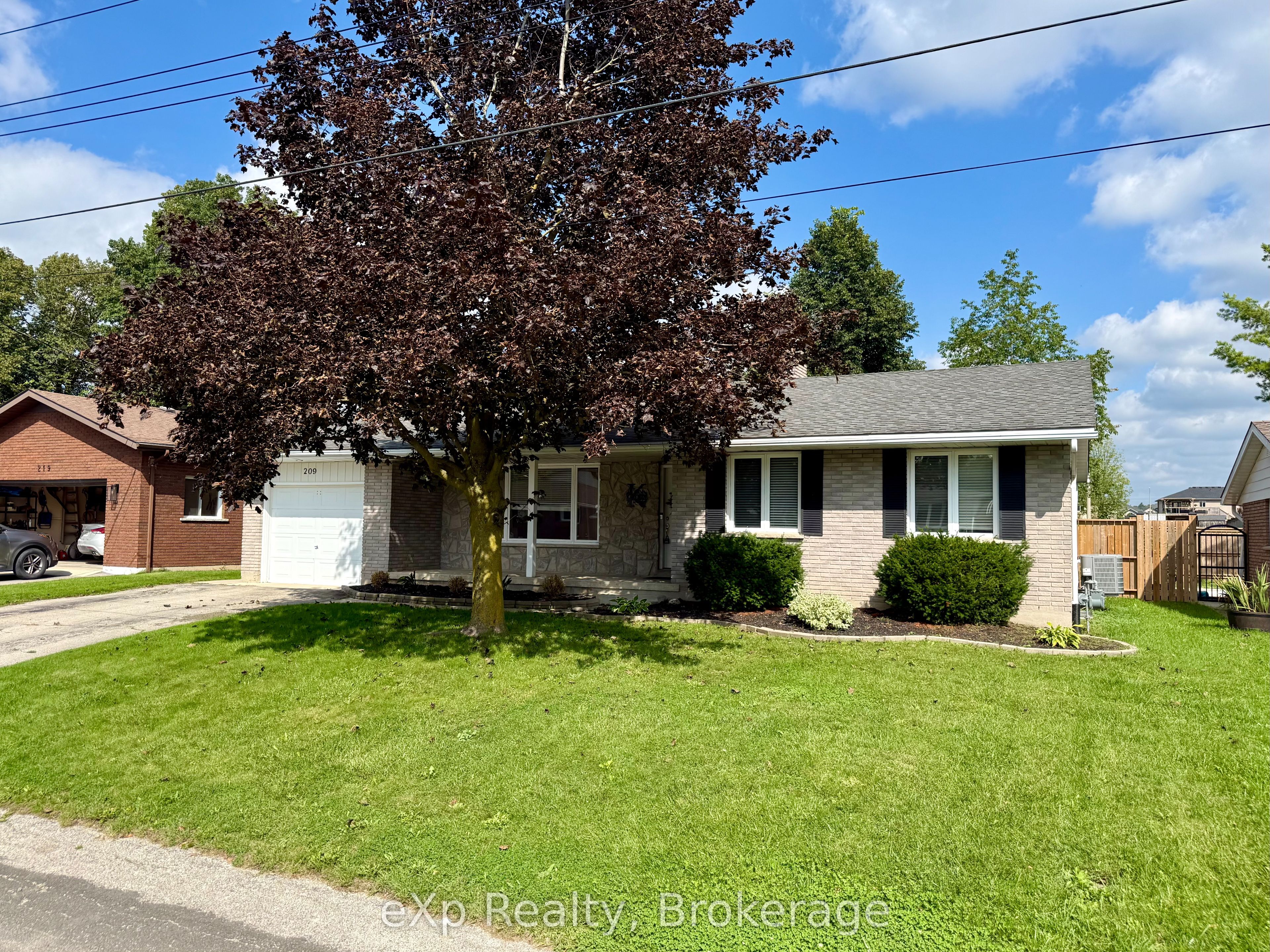 209 15th Avenue Property Photo 2