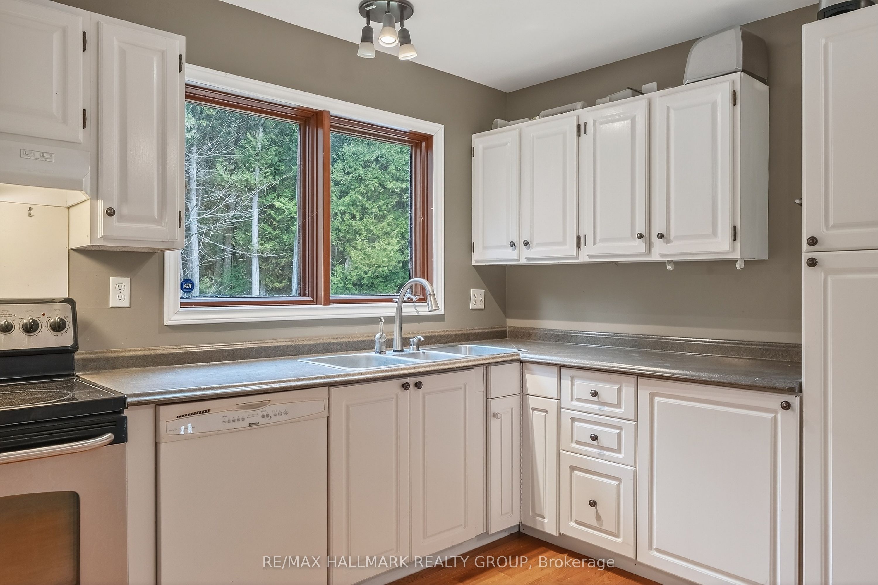 201 Moorhead Drive Property Photo 17