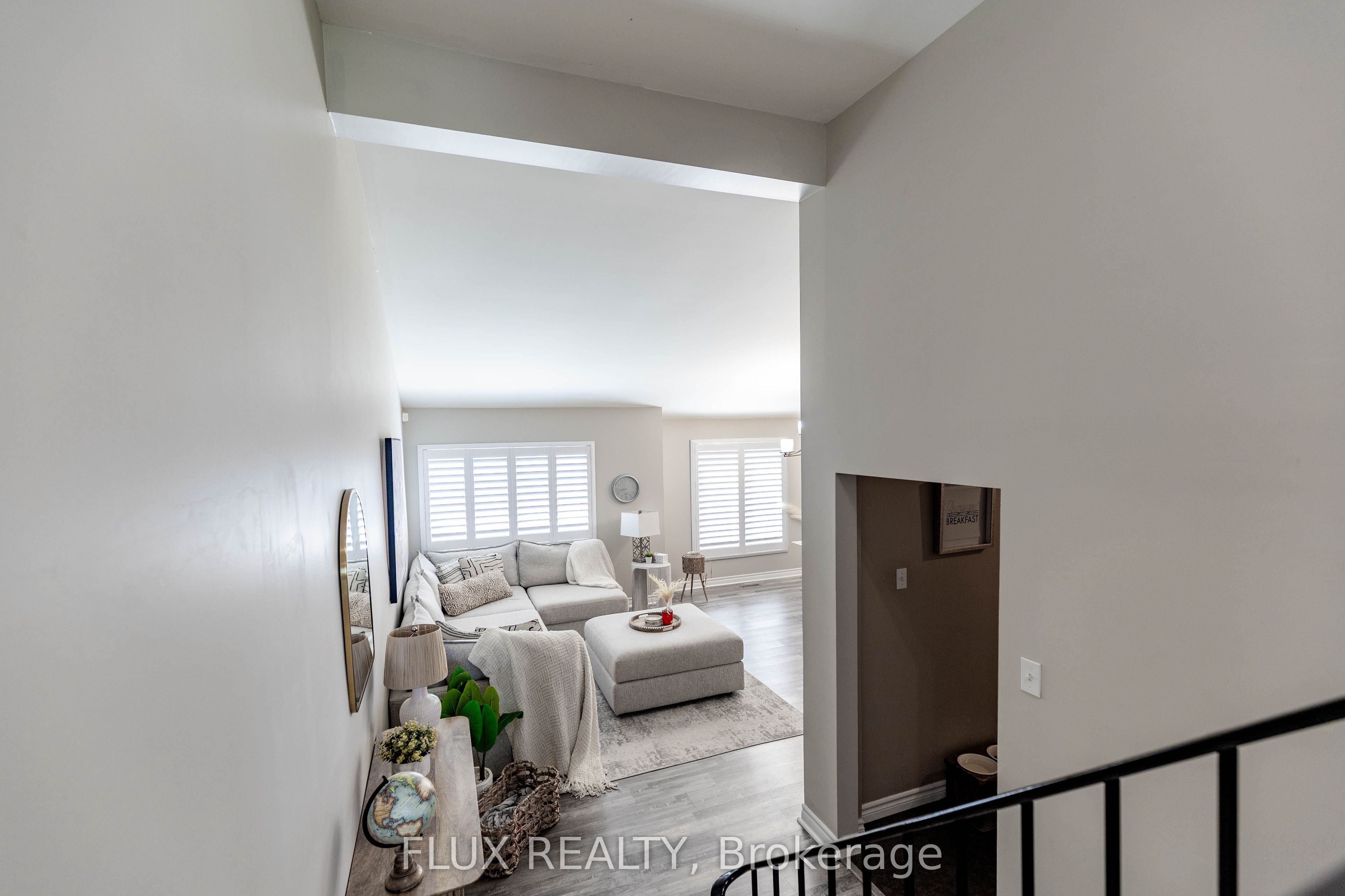 82 Overlea Drive Property Photo 10