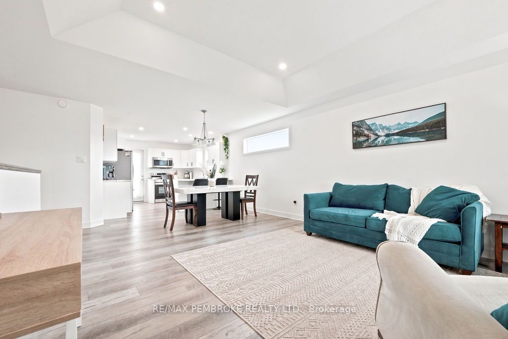 20 Terrance Drive Property Photo 6