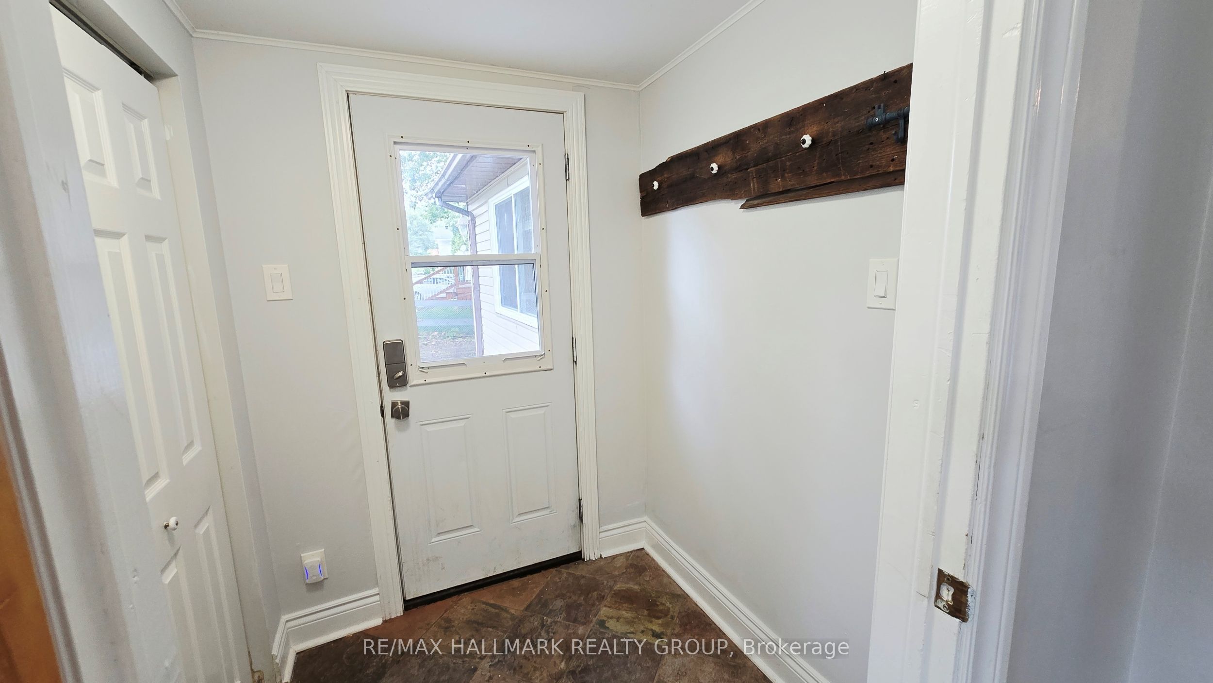 1153 Bayview Drive Property Photo 7