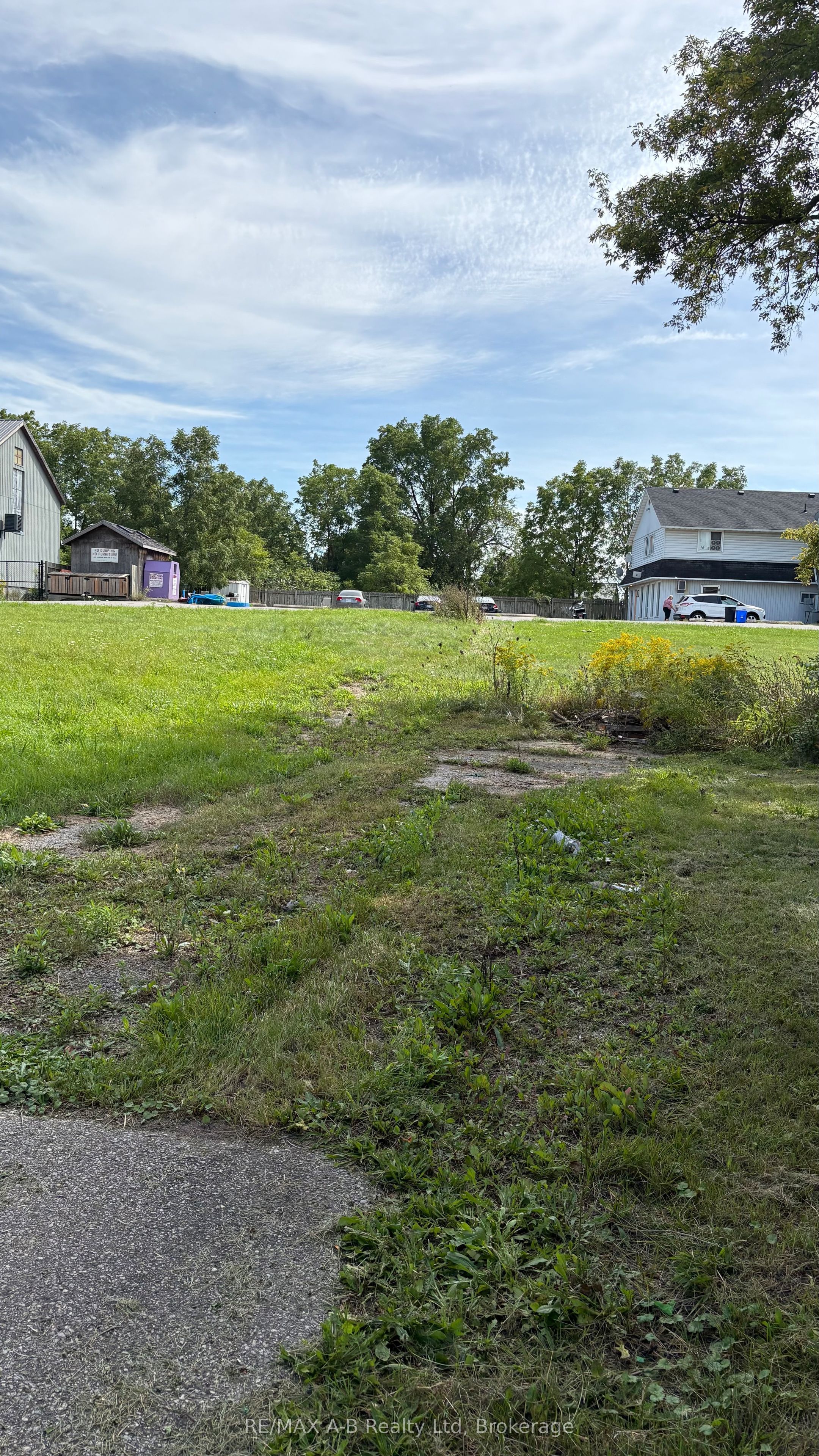 6 Brydges Street E Property Photo 1