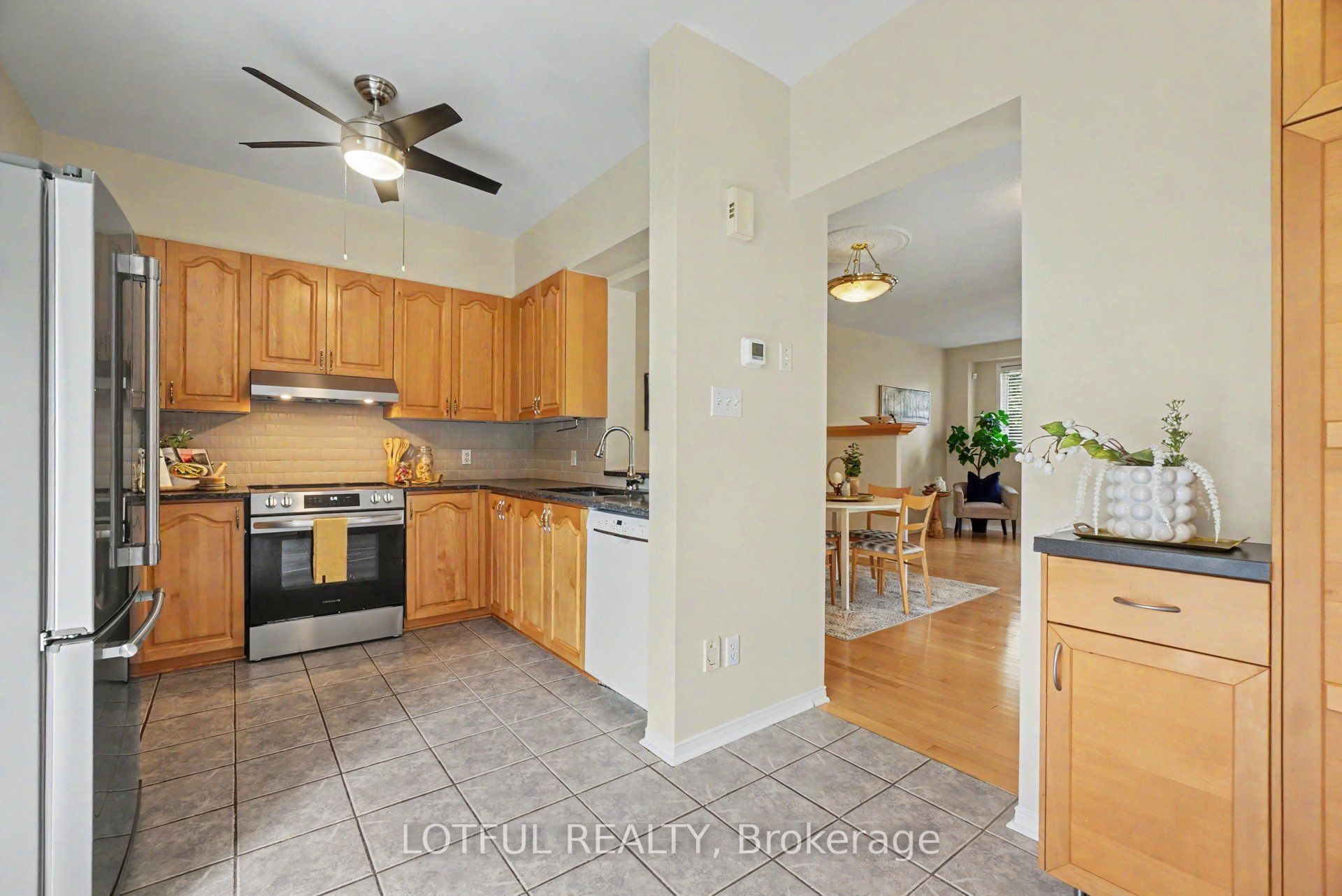 68 Metropole Private Property Photo 12