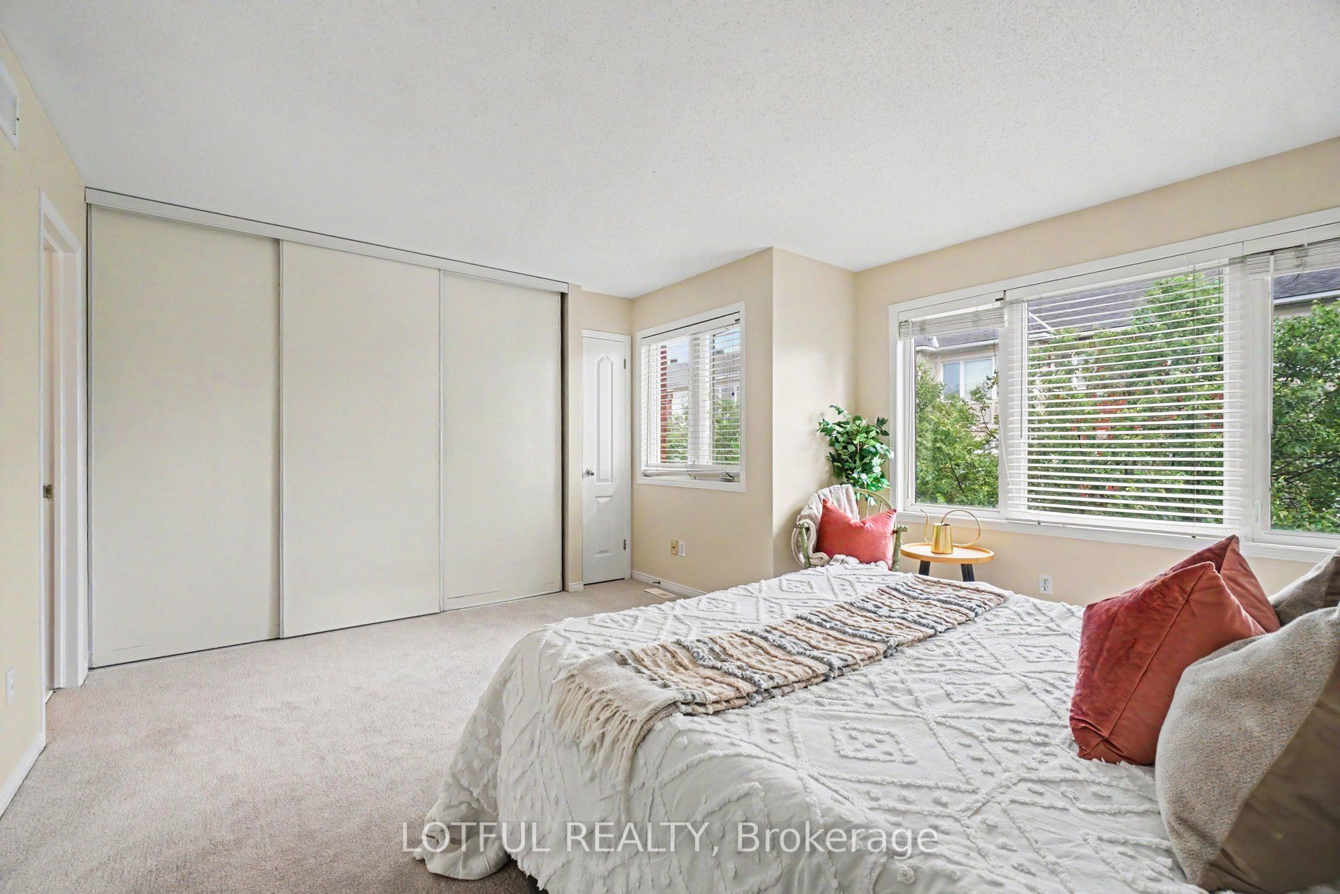 68 Metropole Private Property Photo 21