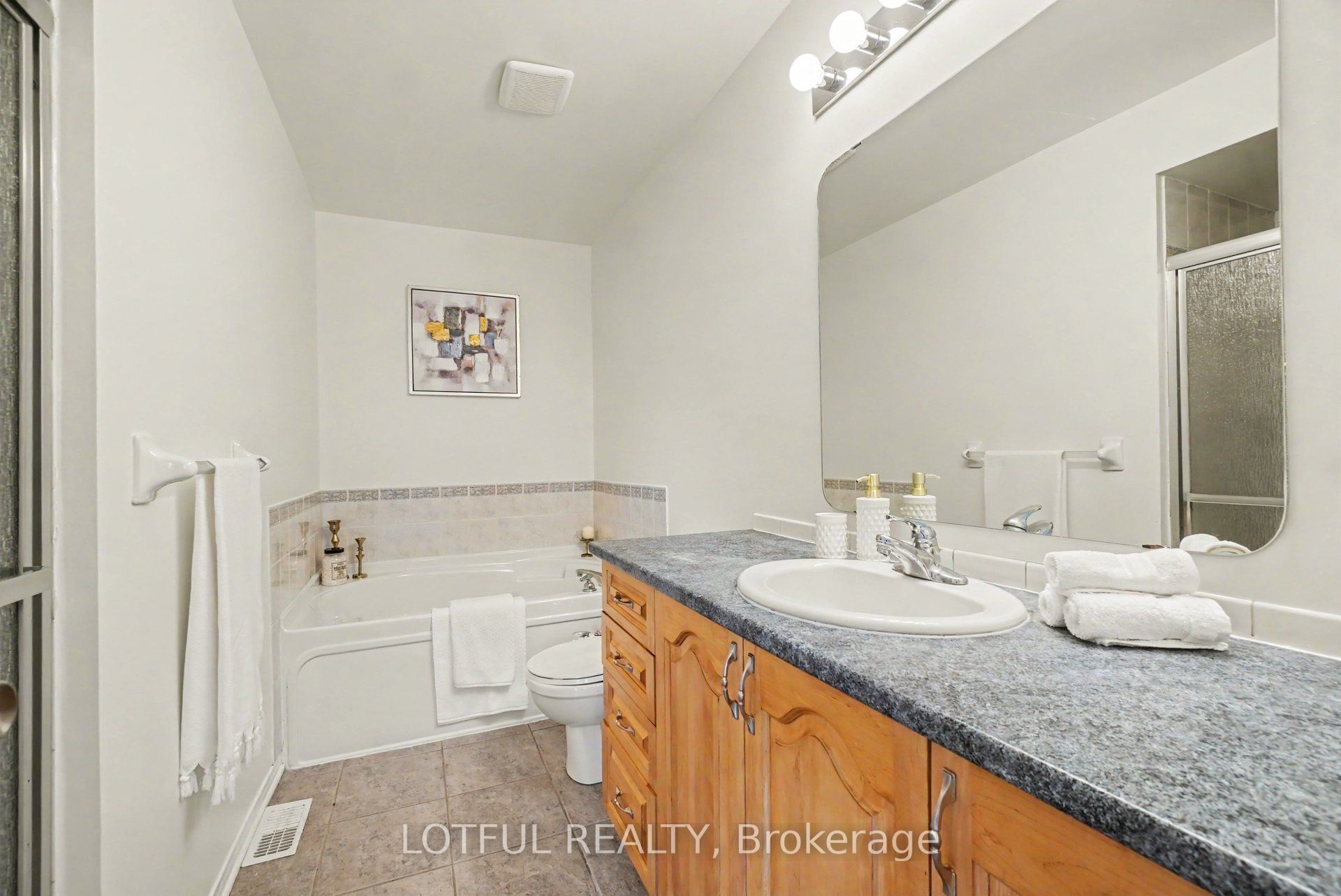 68 Metropole Private Property Photo 22