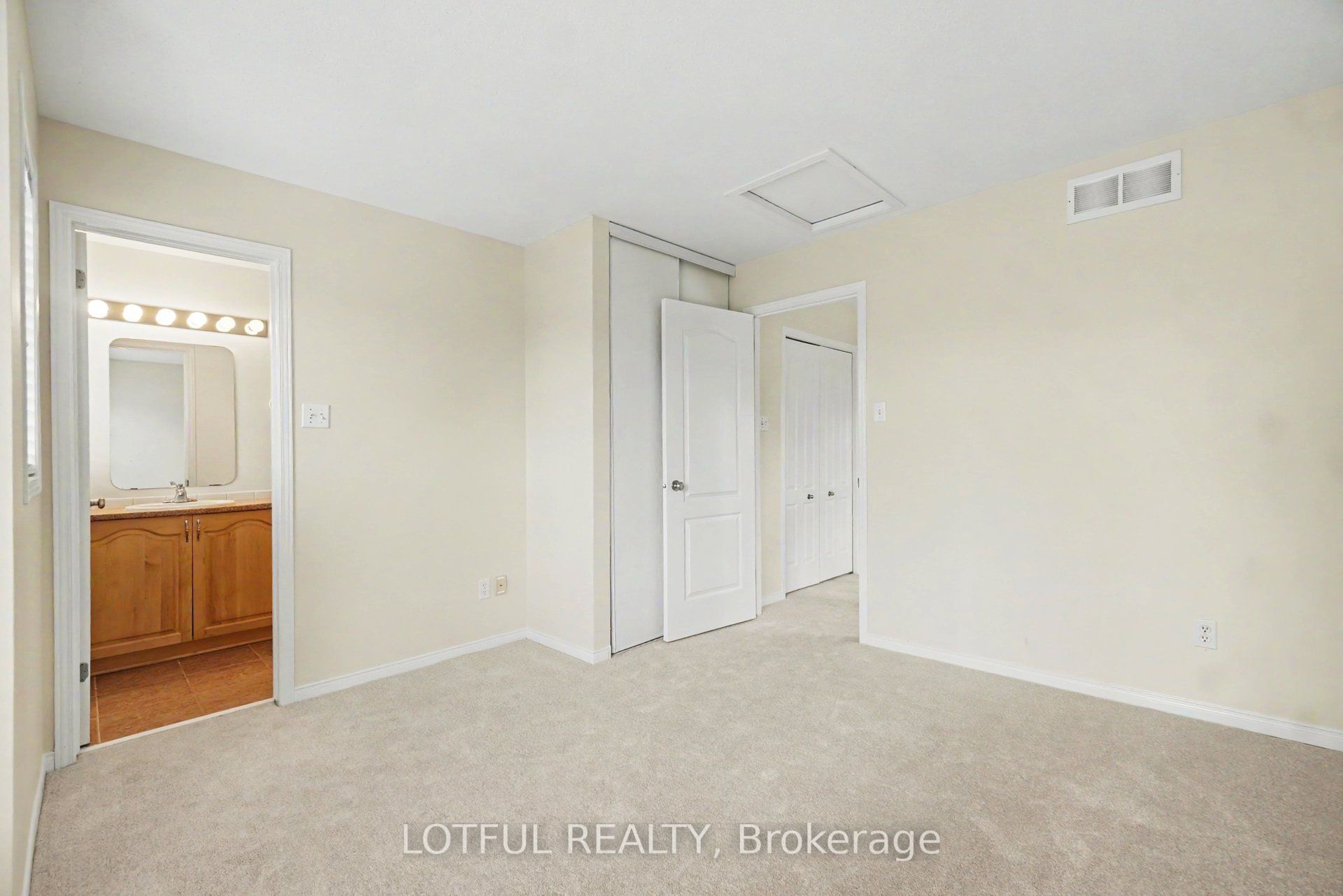 68 Metropole Private Property Photo 24