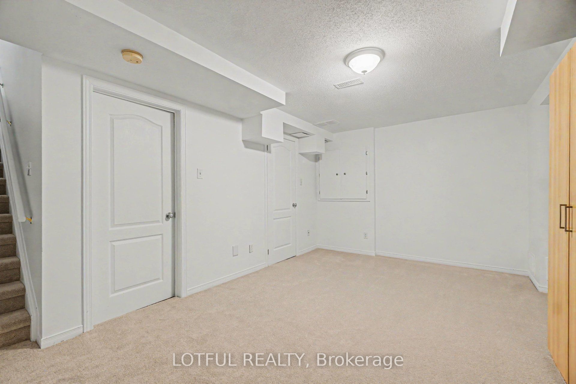 68 Metropole Private Property Photo 26