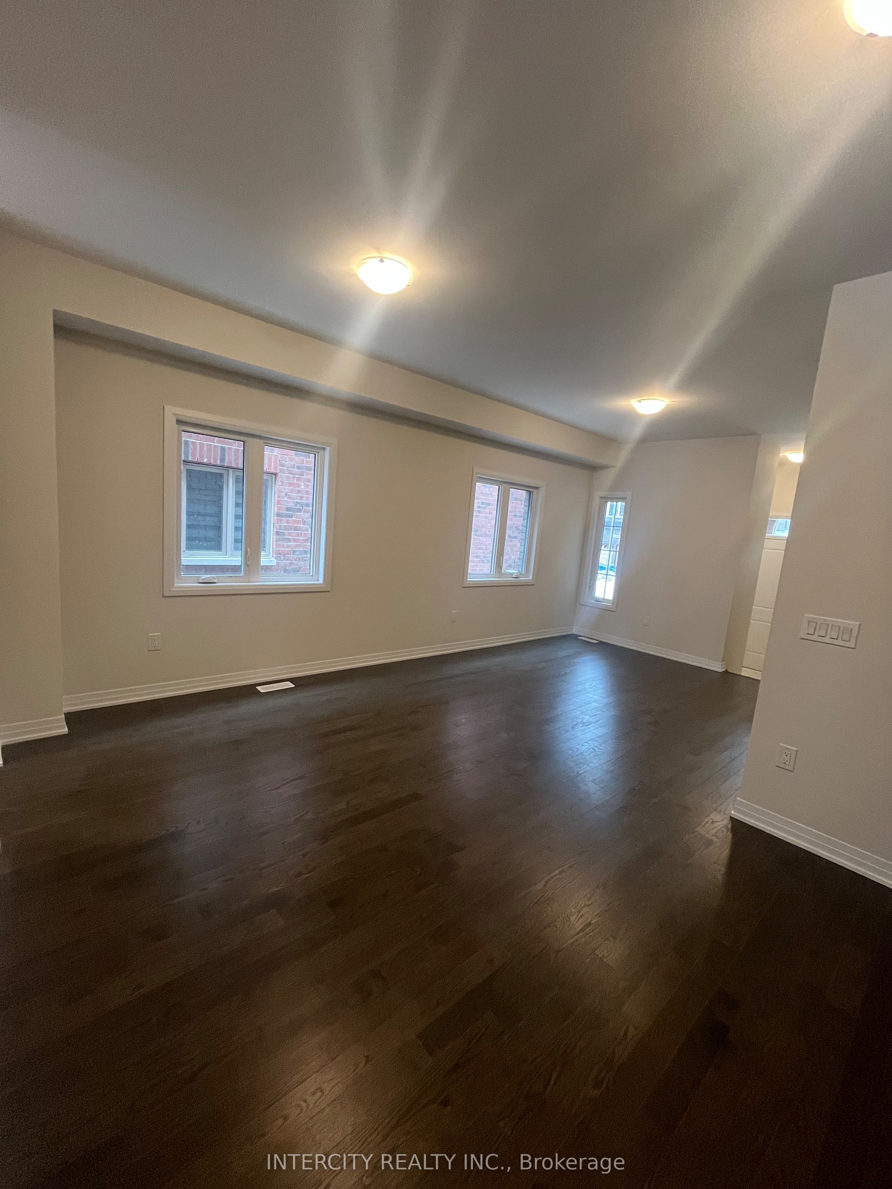 140 Raftis Street Property Photo 5
