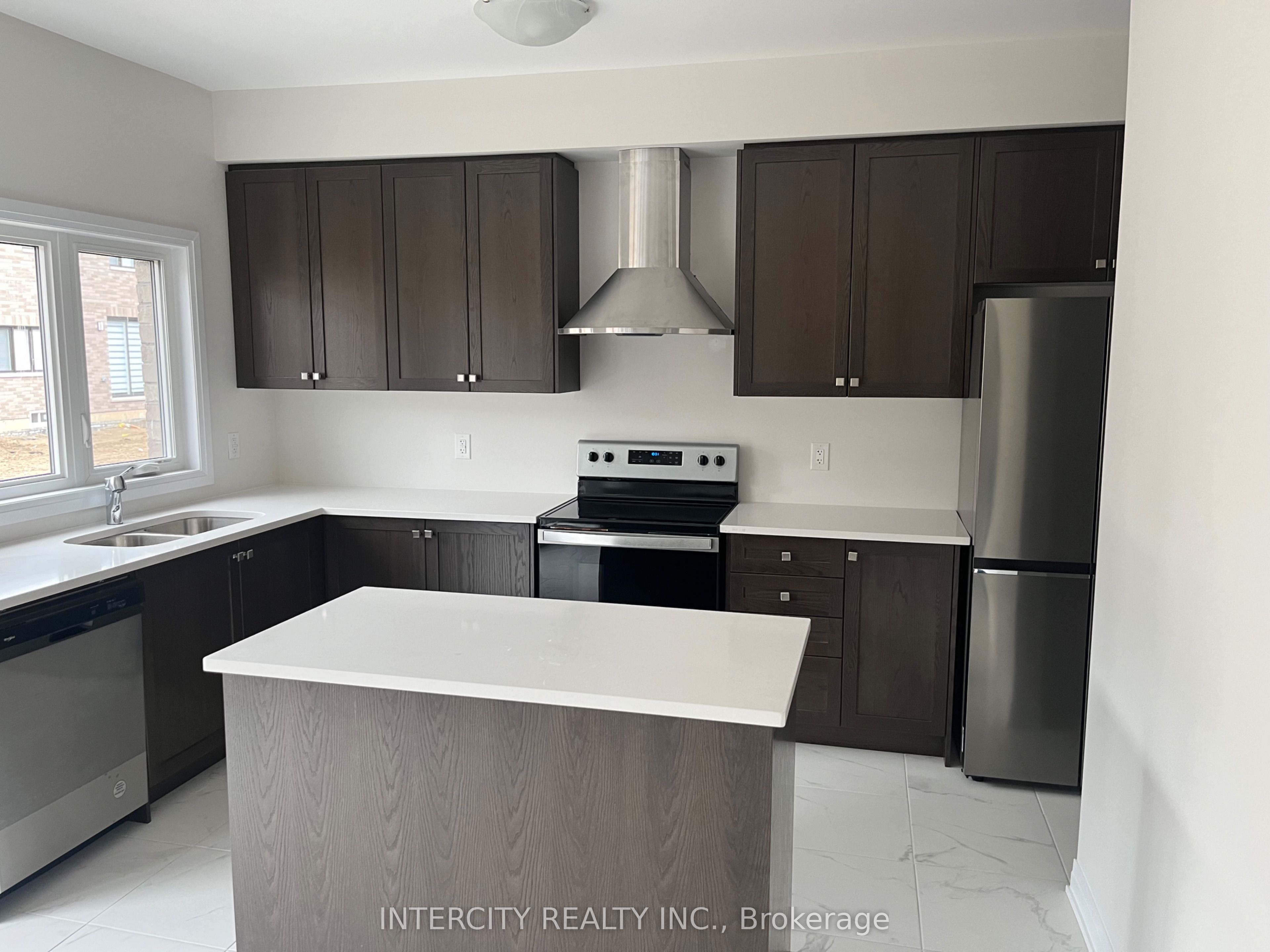 140 Raftis Street Property Photo 7