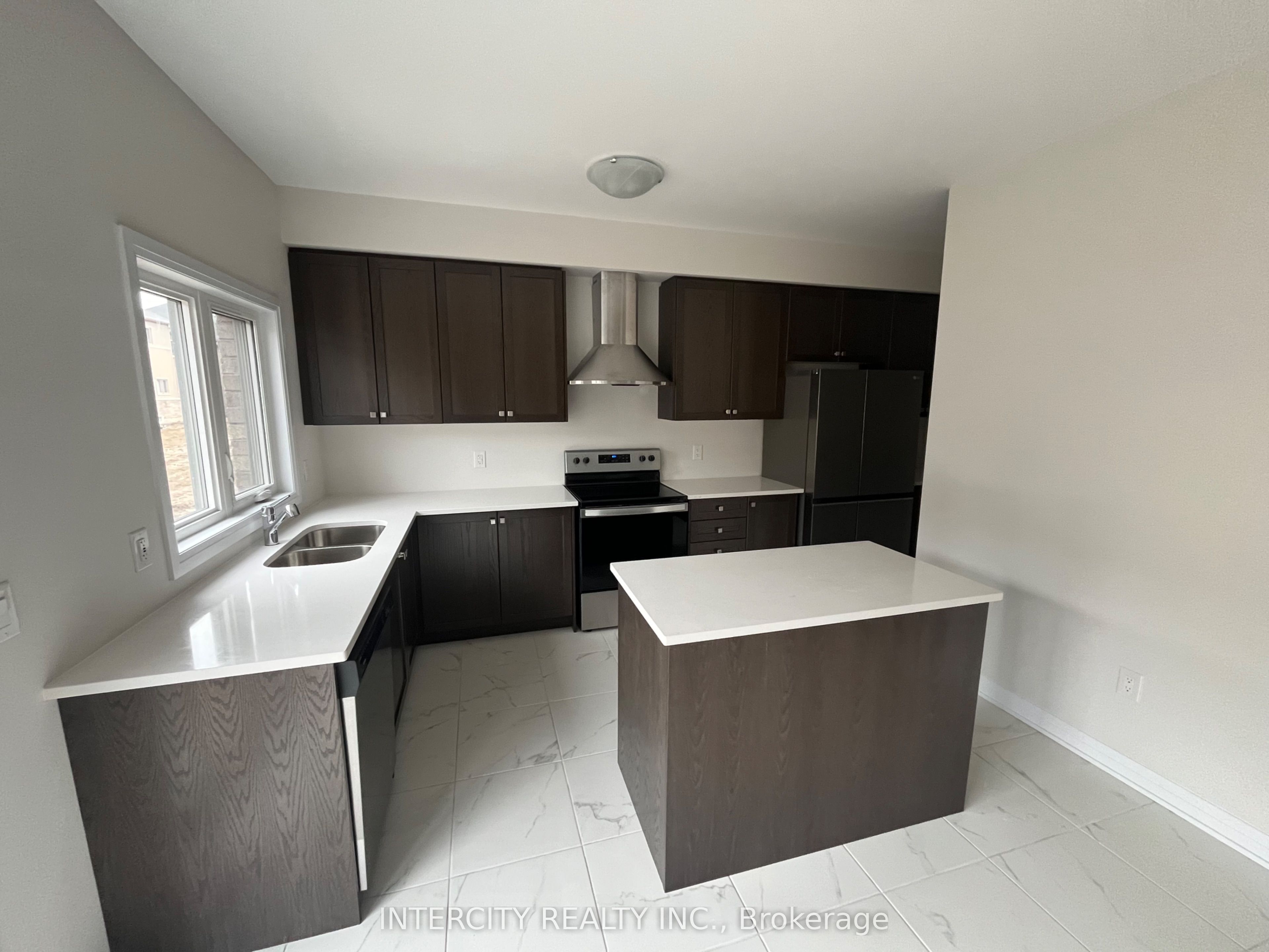 140 Raftis Street Property Photo 8