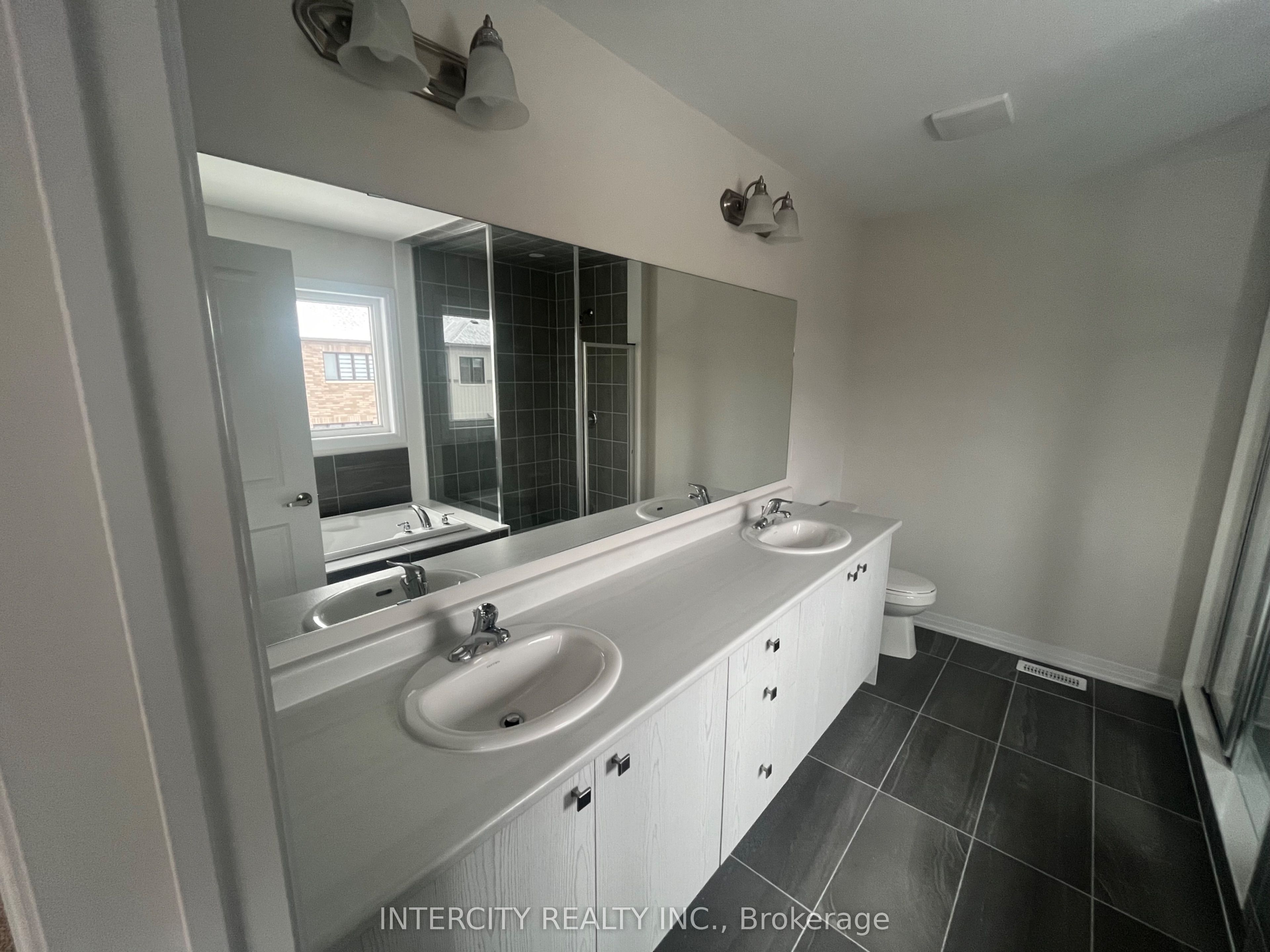 140 Raftis Street Property Photo 17