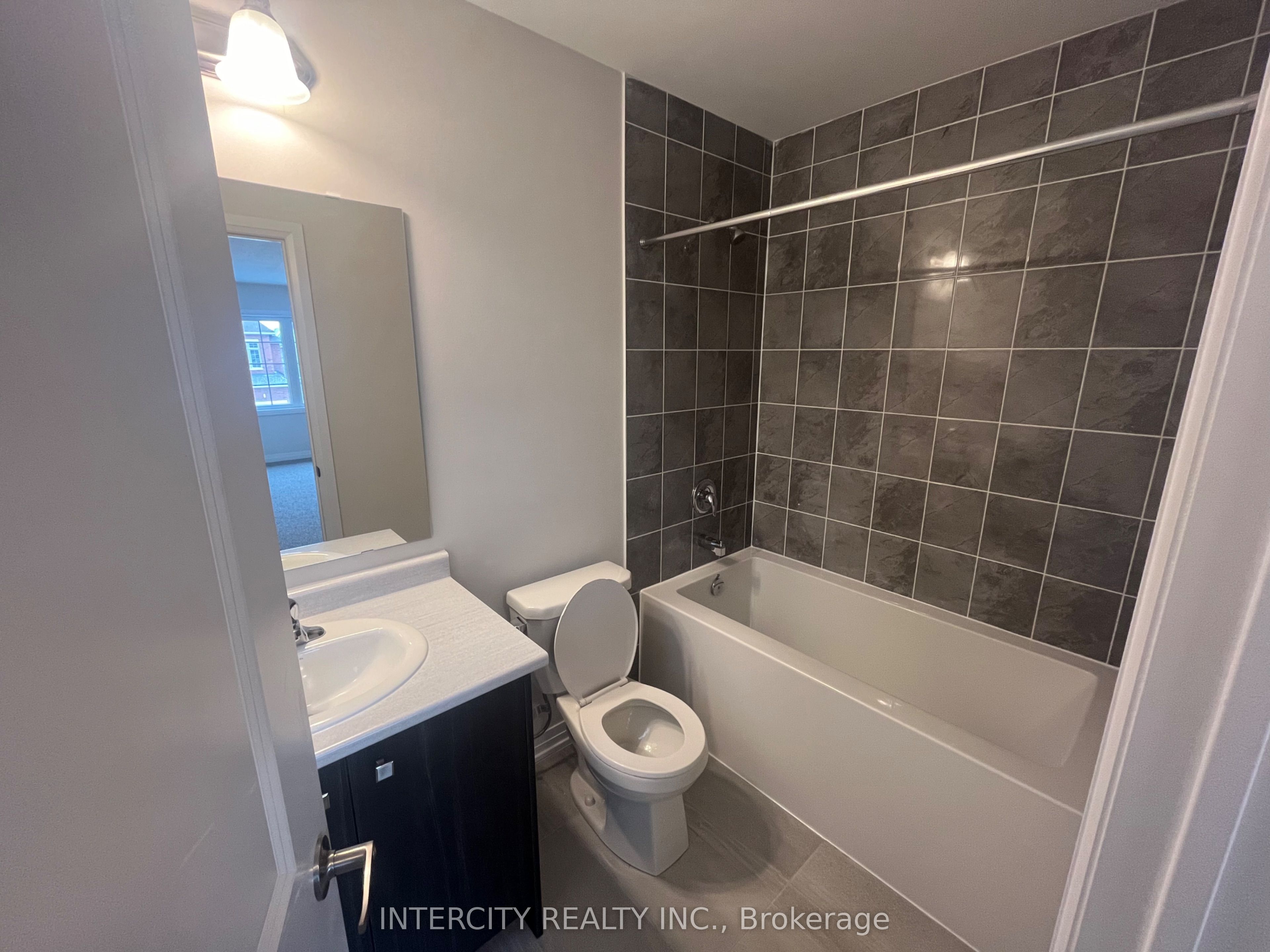140 Raftis Street Property Photo 21