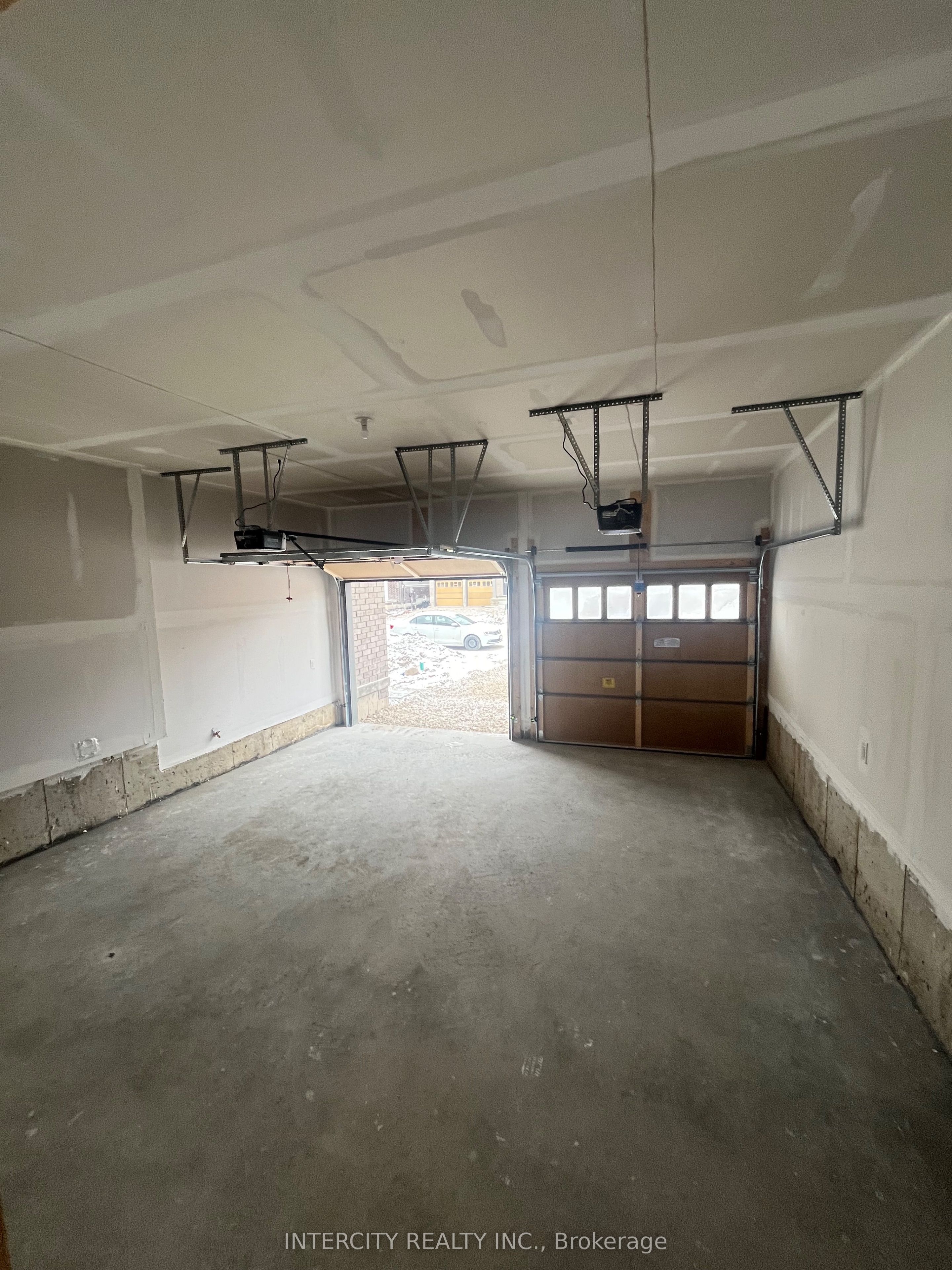 140 Raftis Street Property Photo 26