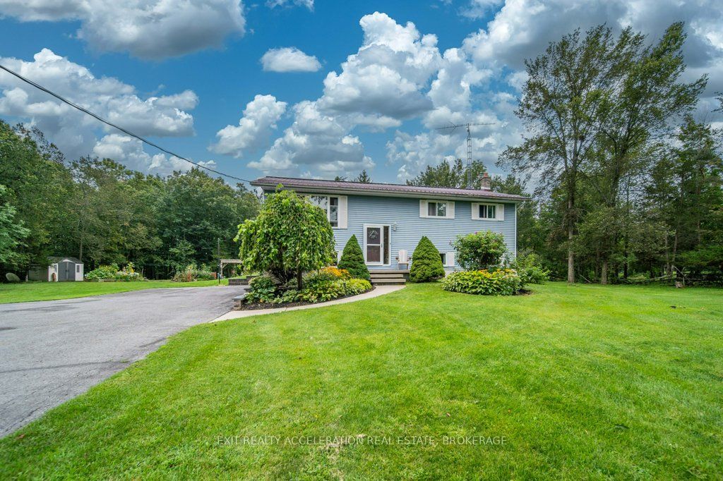 4524 County Rd 1 E Property Photo 3