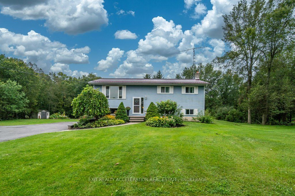 4524 County Rd 1 E Property Photo 4