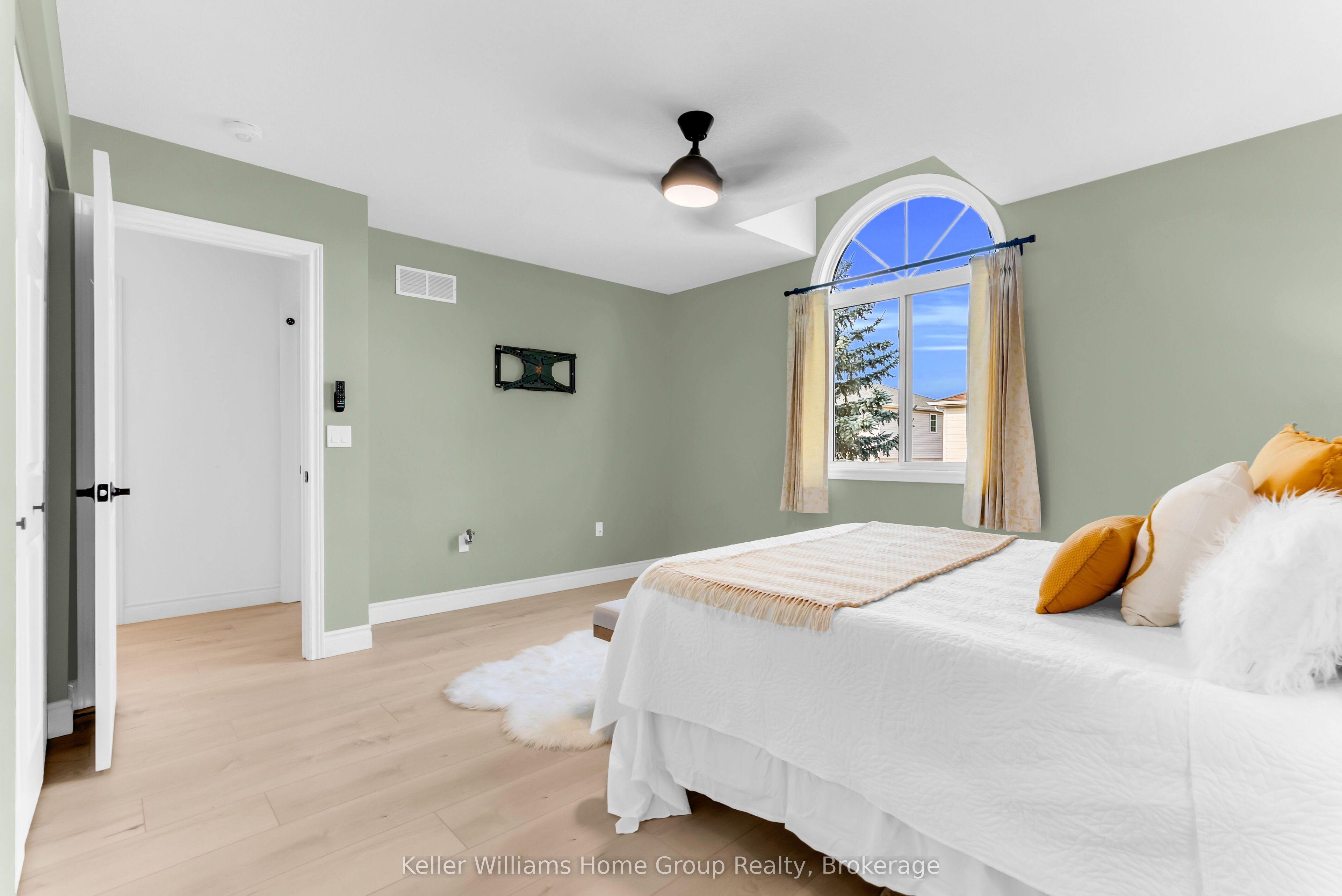 148 Clairfields Drive W Property Photo 22