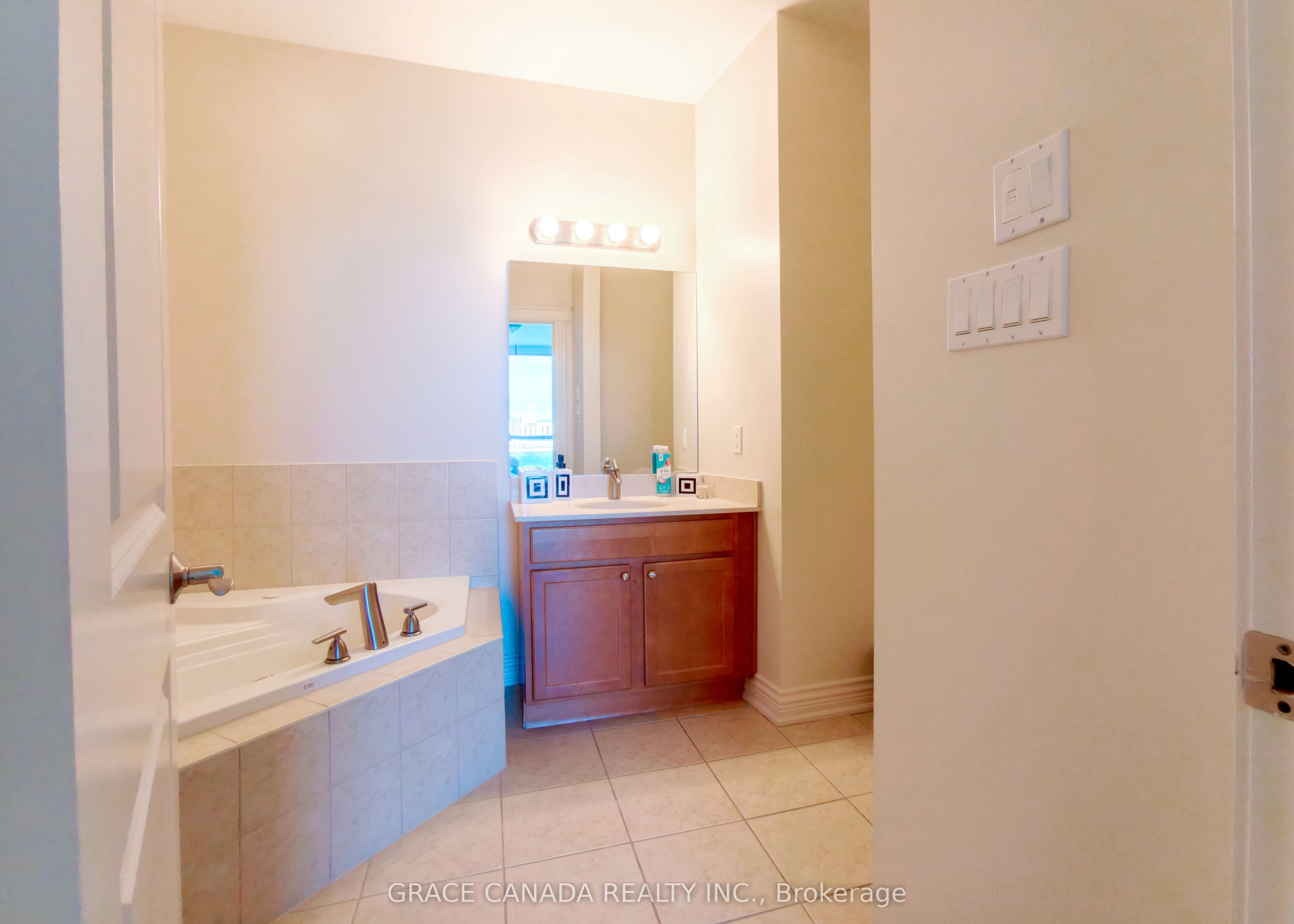 1225 Riverside Drive W 504 Property Photo 21