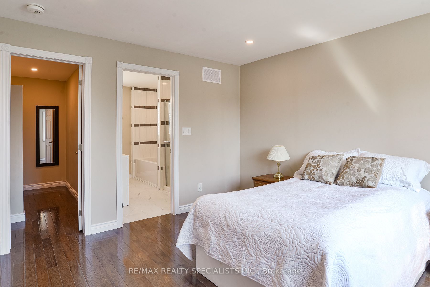 X13741356 Property Photo 15